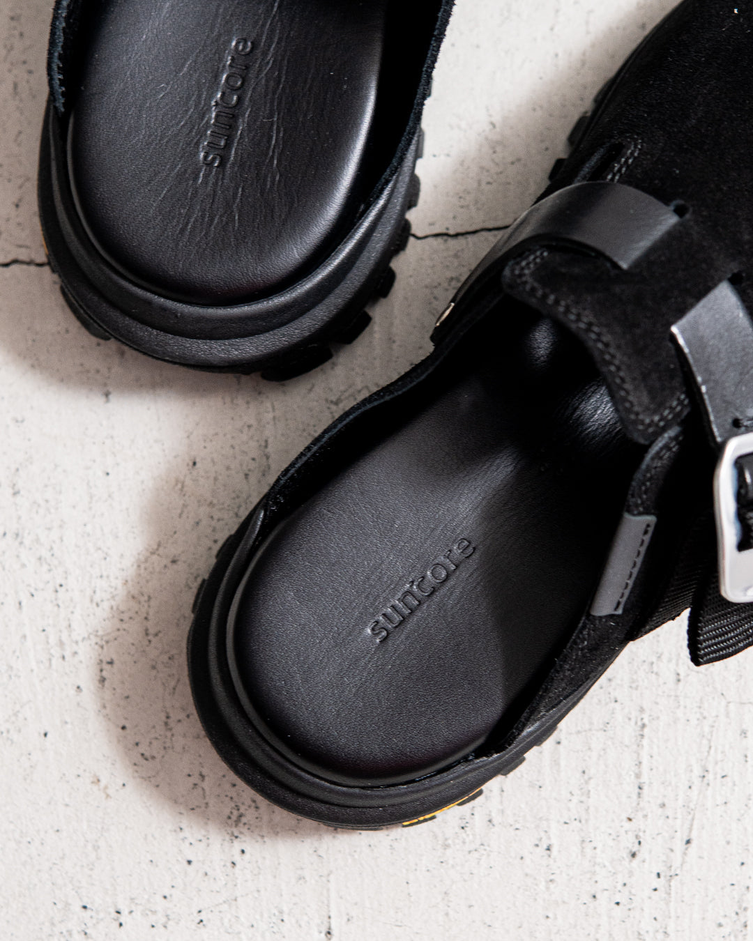 suncore grog slip light - BLACK