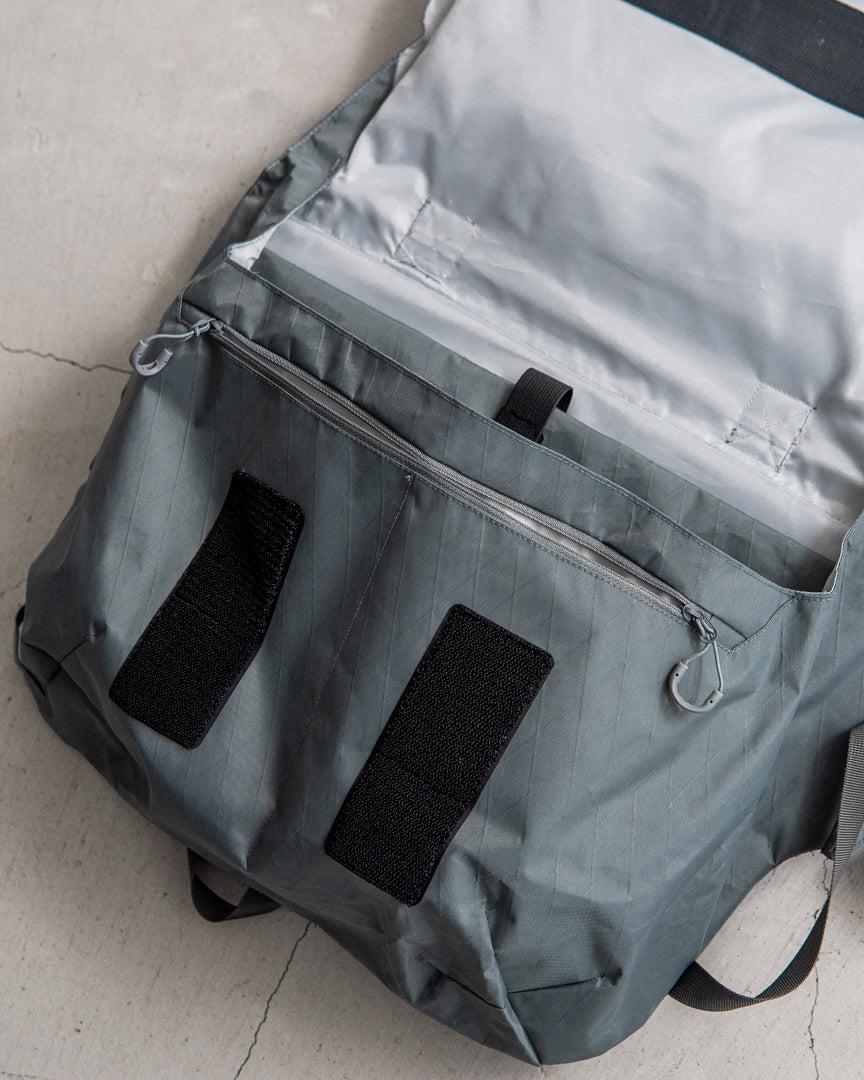 CMF OUTDOOR GARMENT MESSENGER BAG X-PAC