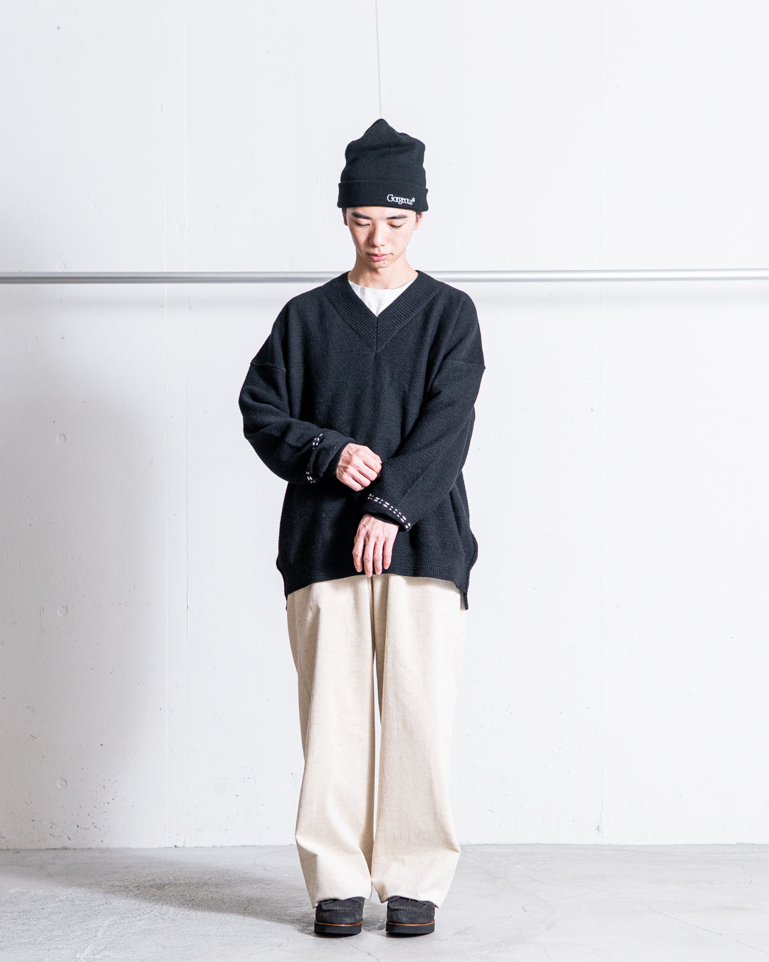 UNTRACE V-NECK PULLOVER KNIT_209