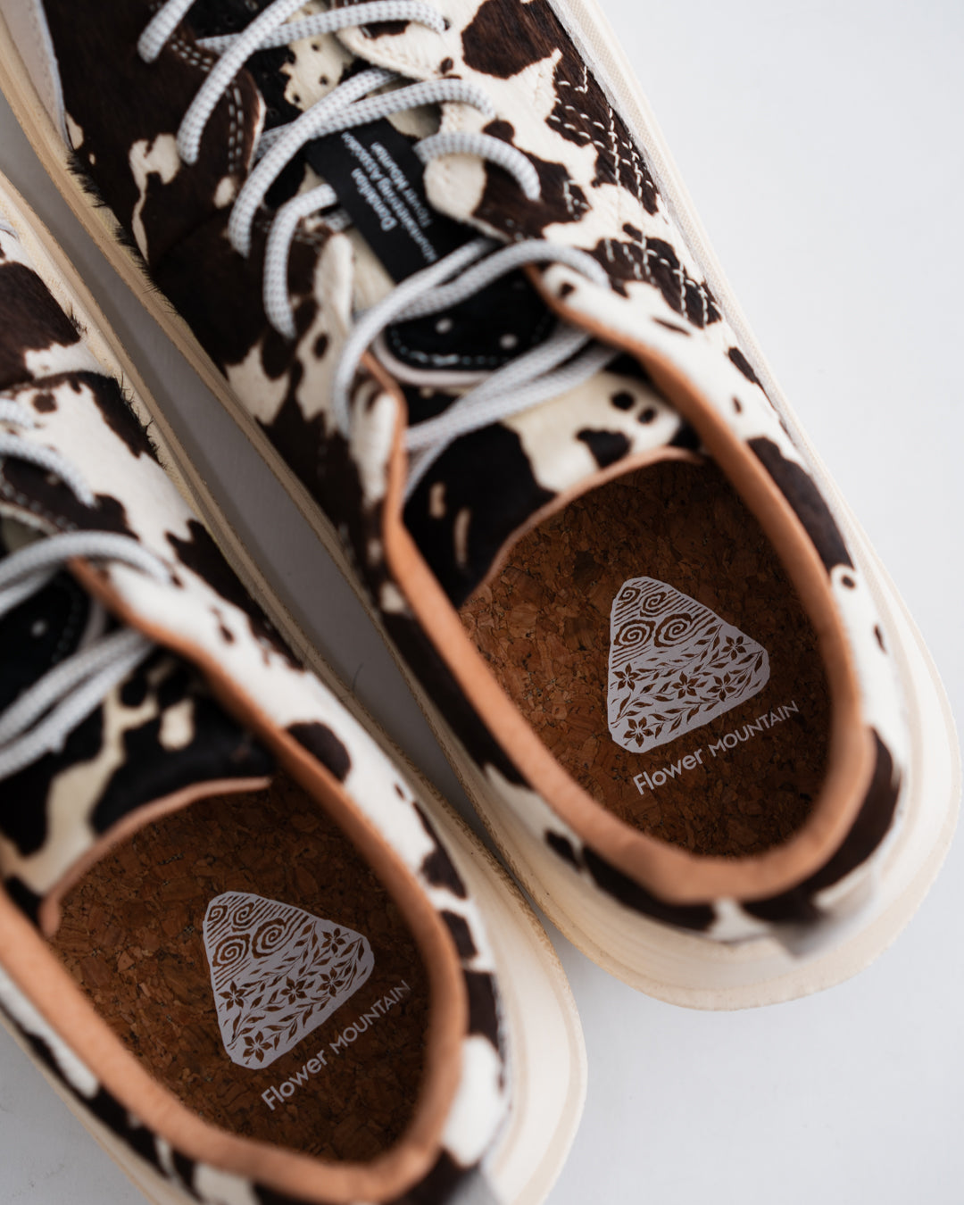 Flower MOUNTAIN FAMI - WHITE/BLACK ANM (FM108059)