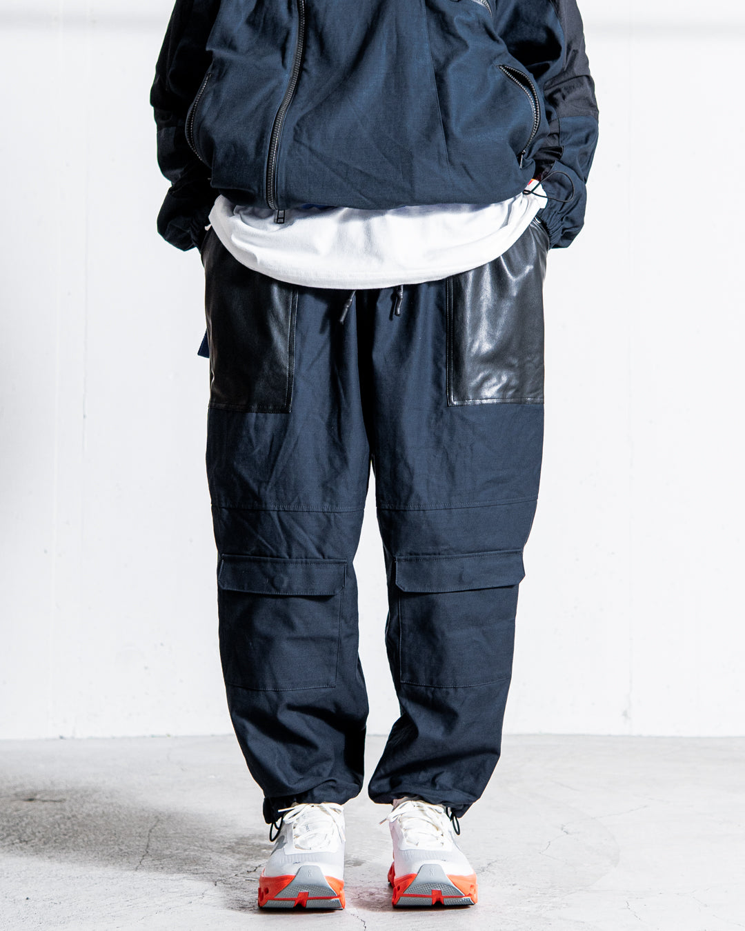 UNTRACE Leather patch baker pants _190