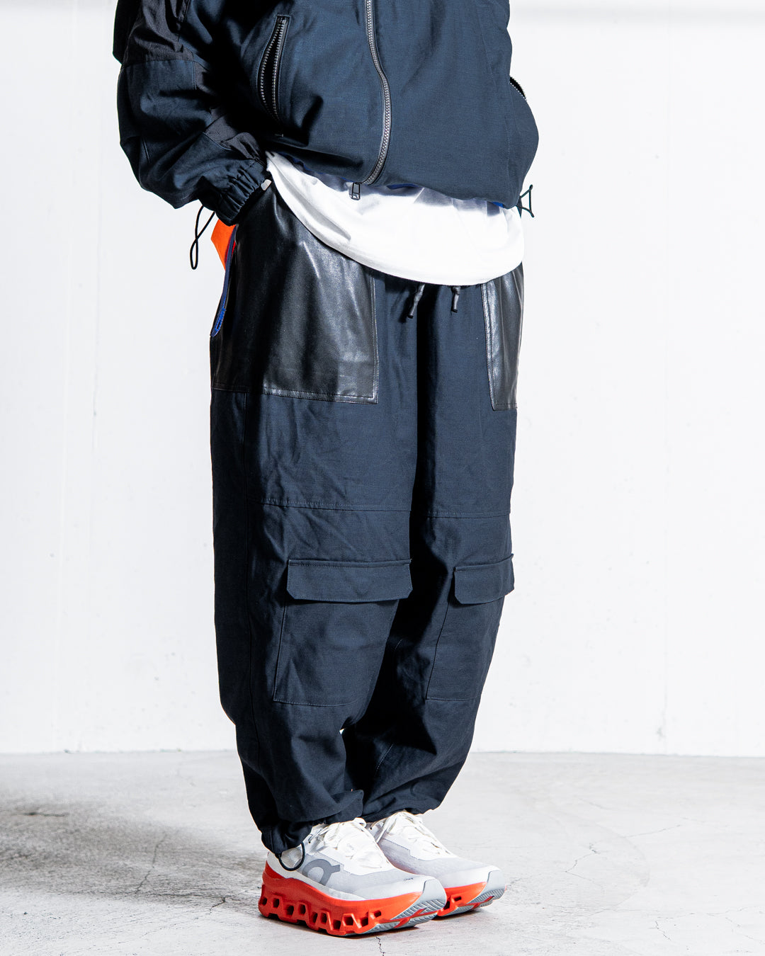 UNTRACE Leather patch baker pants _190