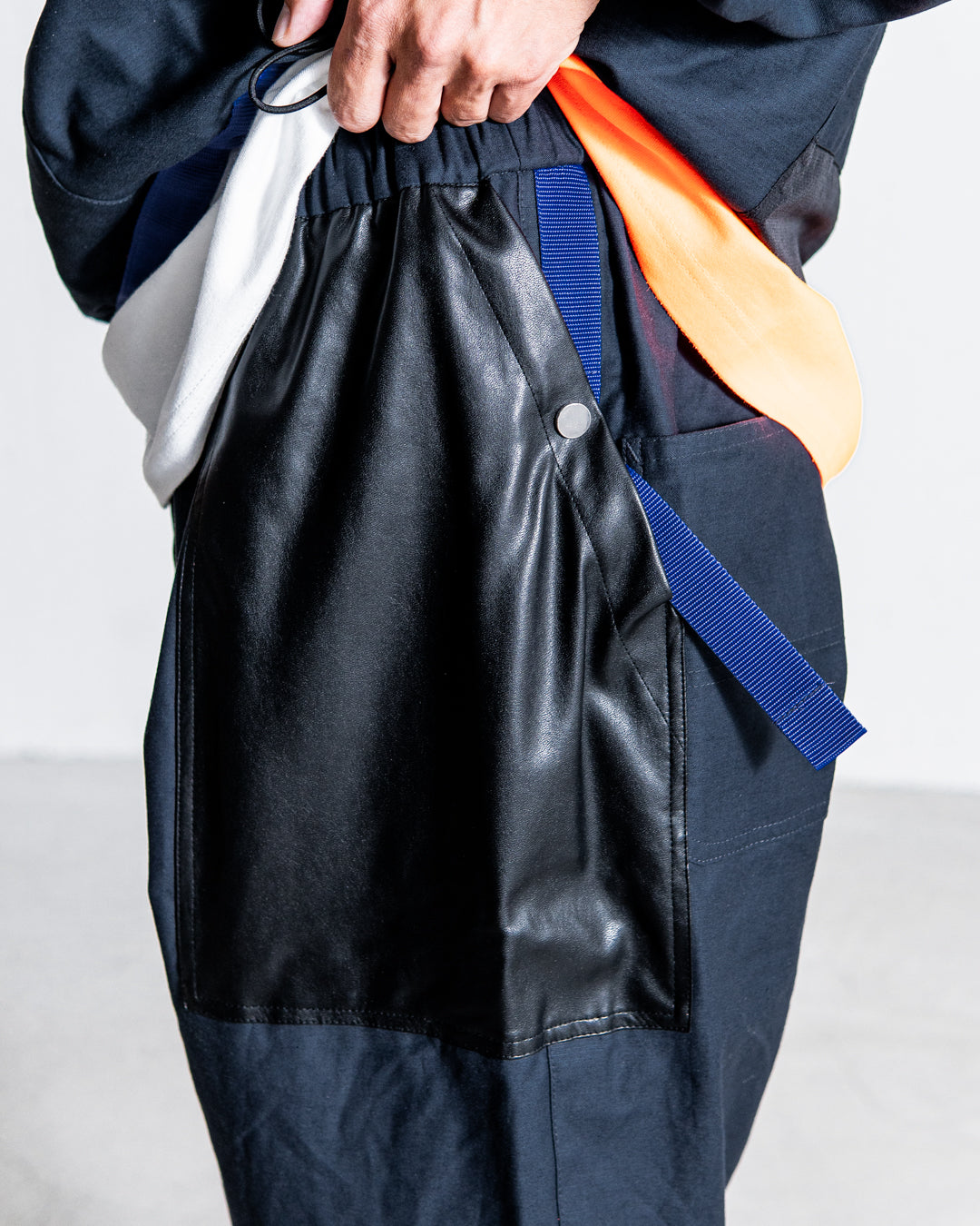 UNTRACE Leather patch baker pants _190