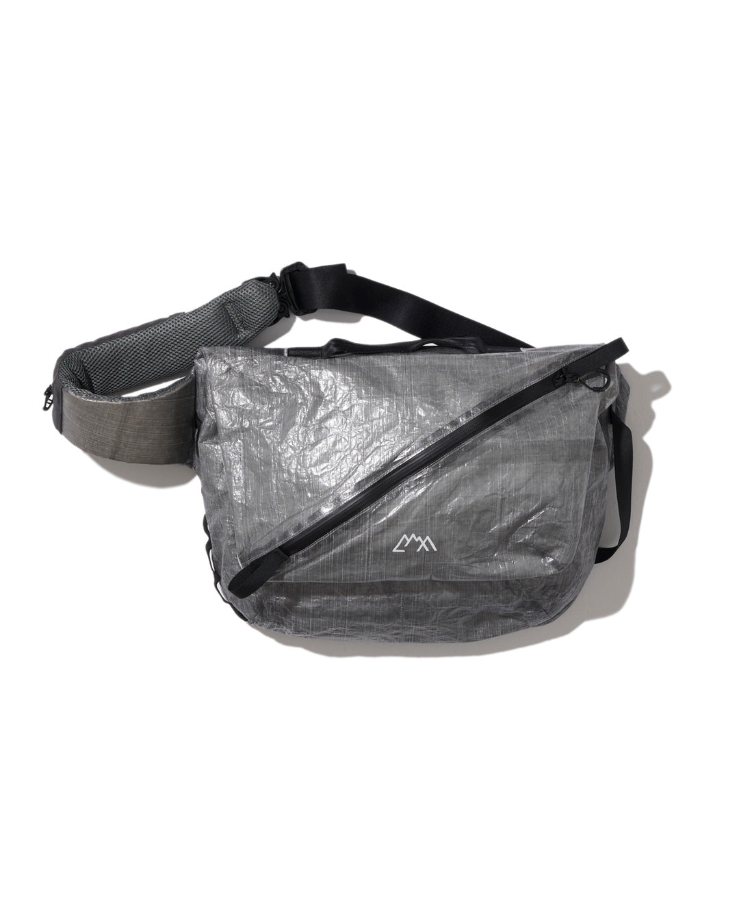 CMF OUTDOOR GARMENT MESSENGER BAG DYNEEMA