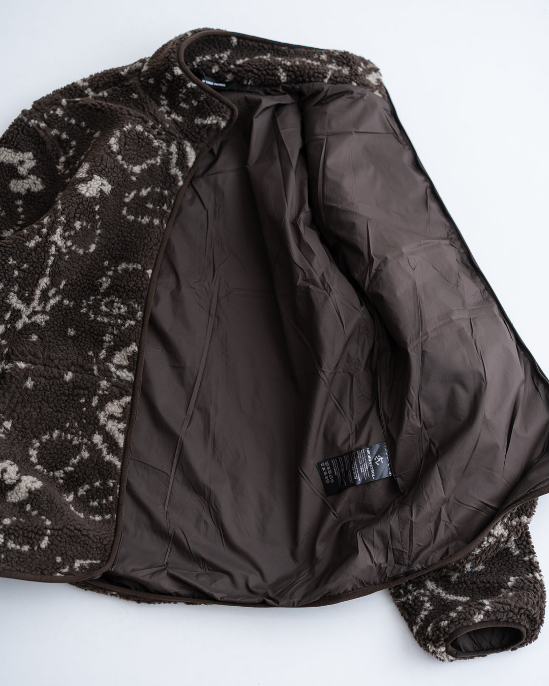 [9.17 thu 0:00 Release] Hiking Patrol PRINT FLEECE JACKET