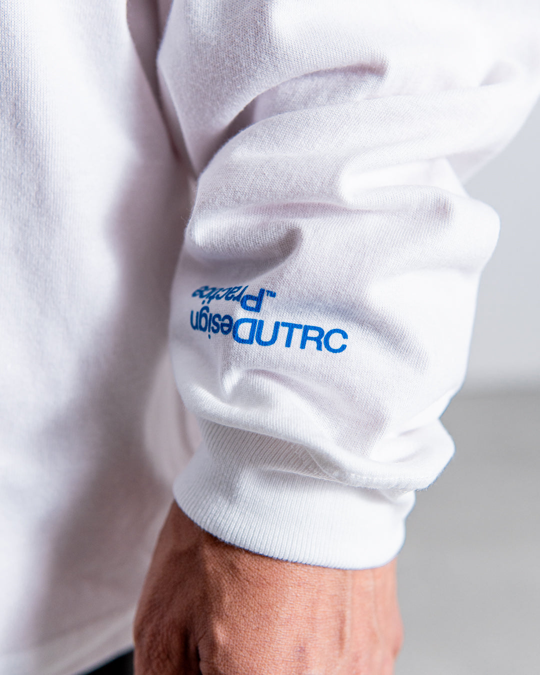 [8.23 sat 0:00 Release] UNTRACE L/S Tee _213