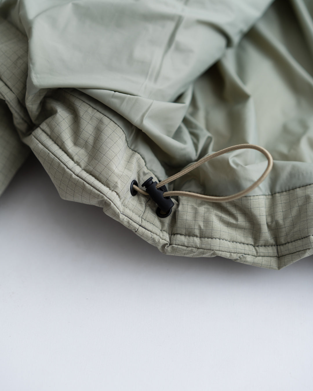 [9.17 thu 0:00 Release] Hiking Patrol BASE GRID LT DOWN HOODED JACKET