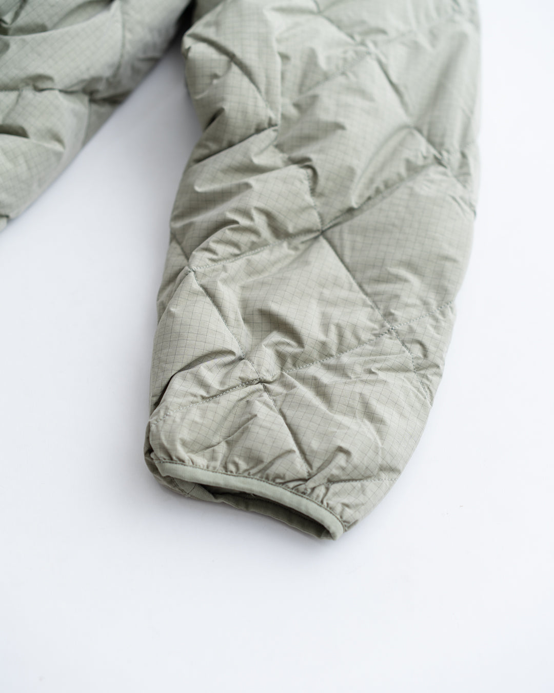 [9.17 thu 0:00 Release] Hiking Patrol BASE GRID LT DOWN HOODED JACKET