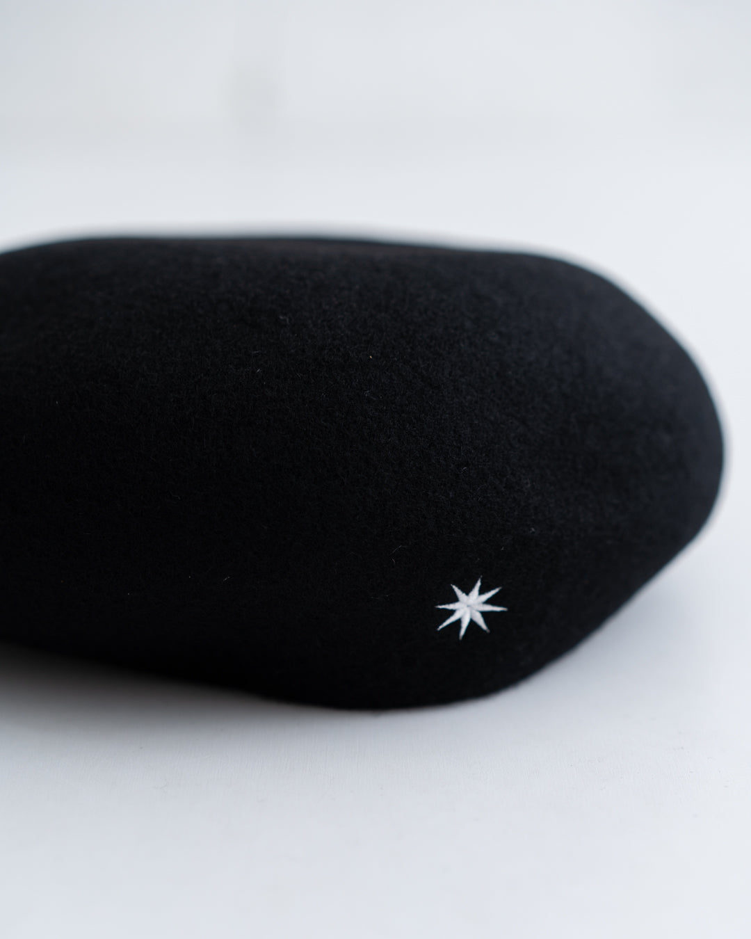 通販]GDC(ジーディーシー) CA4LA Wool Beret 商品ページ – fazeone