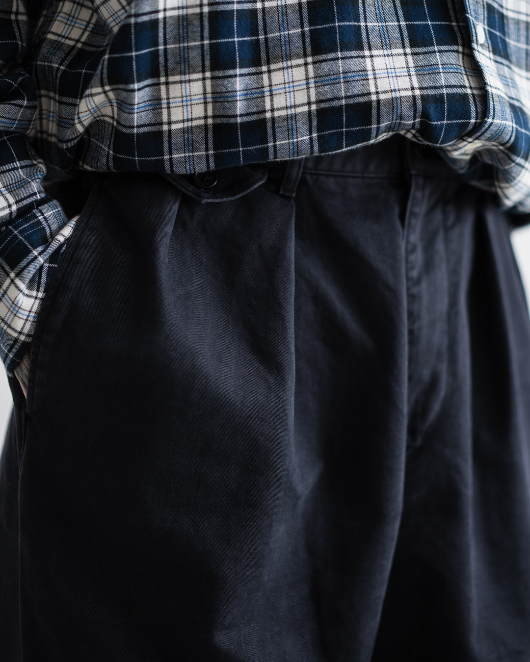 [9.19 sat 12:00 Release] FOUNDOUR COTTON WIDE TUCK CHINOS