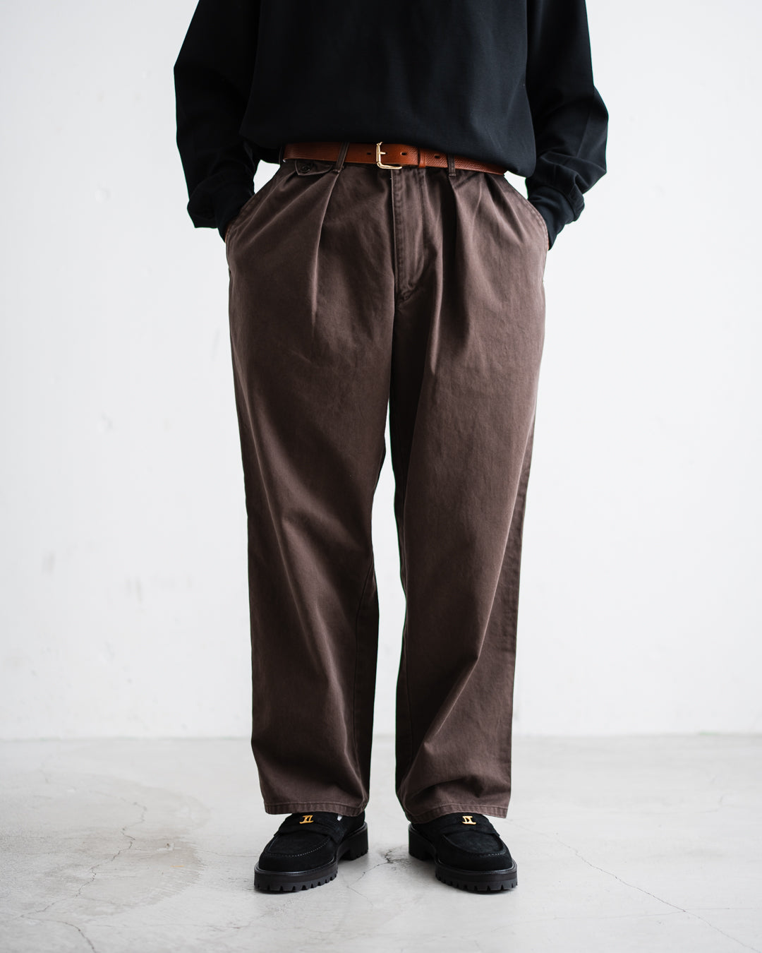 [9.19 sat 12:00 Release] FOUNDOUR COTTON WIDE TUCK CHINOS