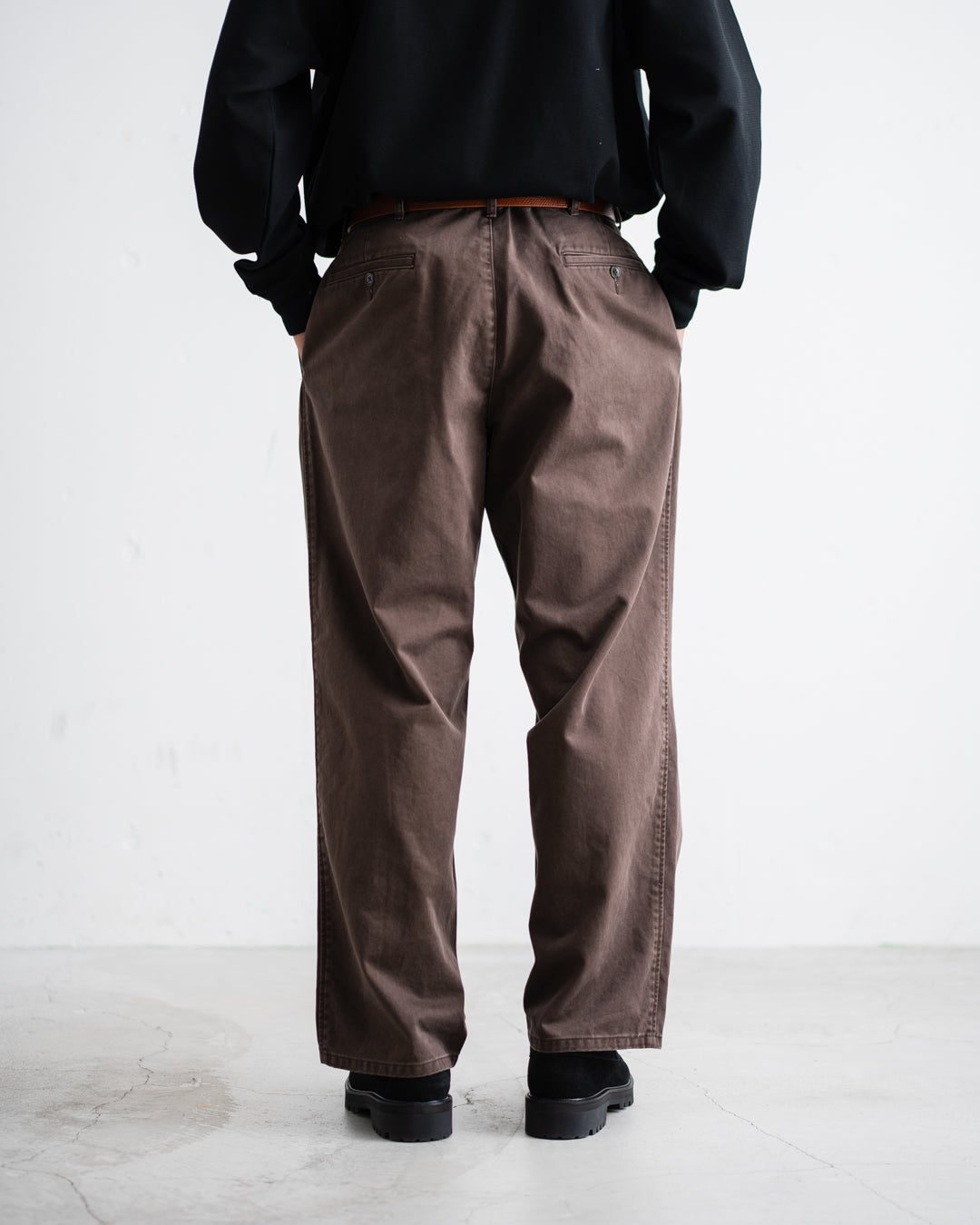 [9.19 sat 12:00 Release] FOUNDOUR COTTON WIDE TUCK CHINOS