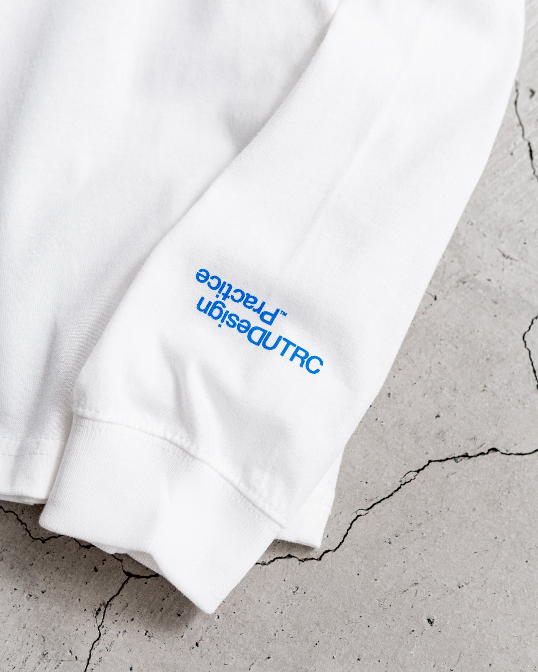 [8.23 sat 0:00 Release] UNTRACE L/S Tee _213