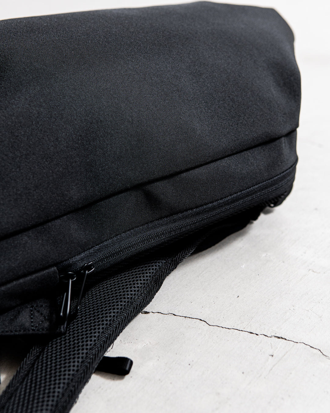 【Limited Edition】cote&ciel ISAR AIR EcoYarn Black