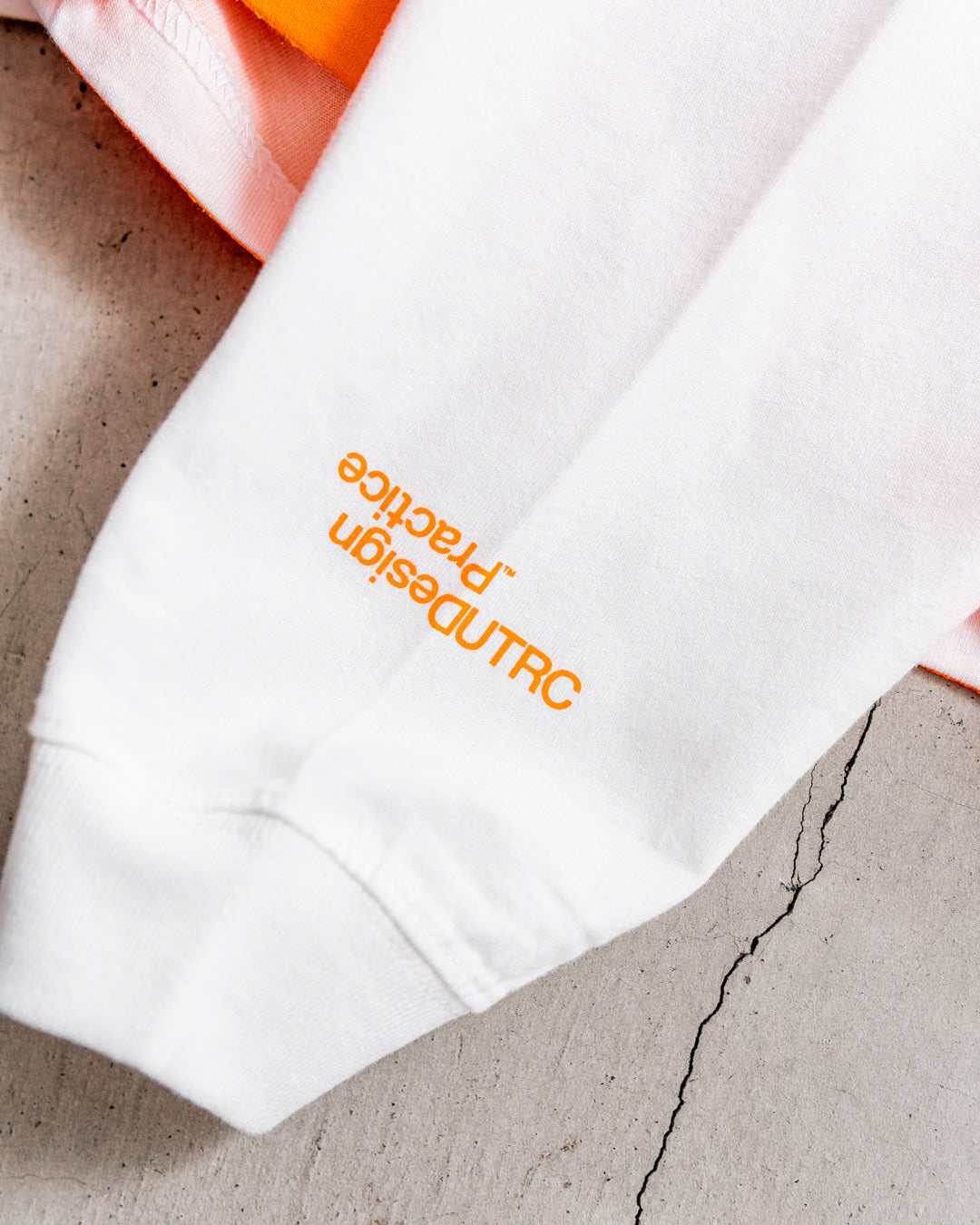 [8.23 sat 0:00 Release] UNTRACE L/S Tee _217