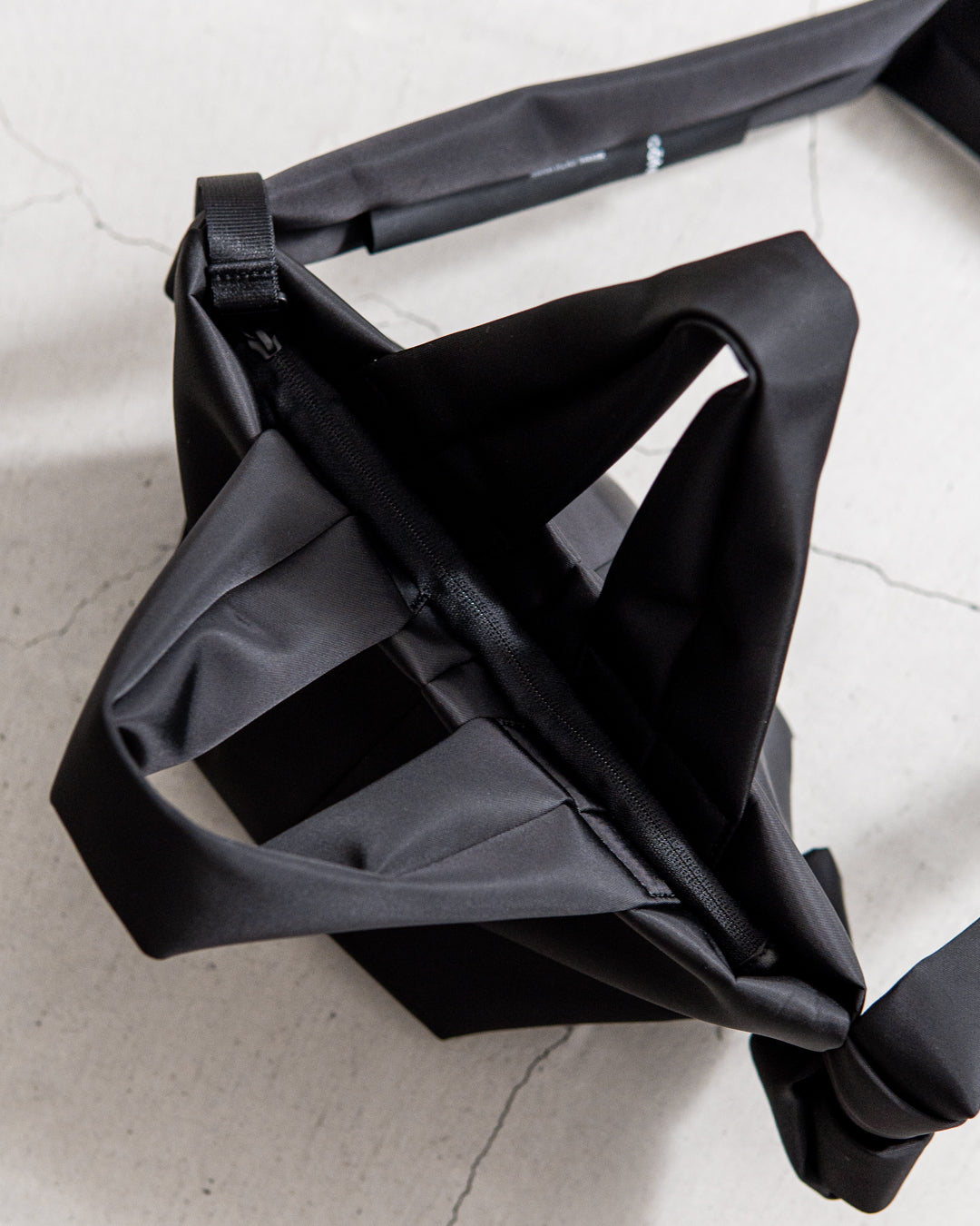 cote&ciel AMU MINI SLEEK BLACK