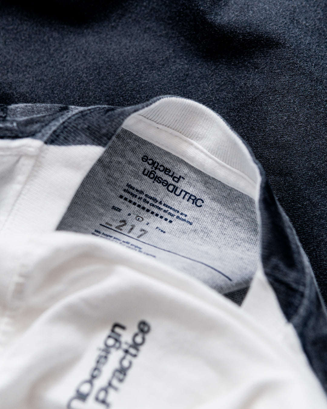 [8.23 sat 0:00 Release] UNTRACE L/S Tee _217