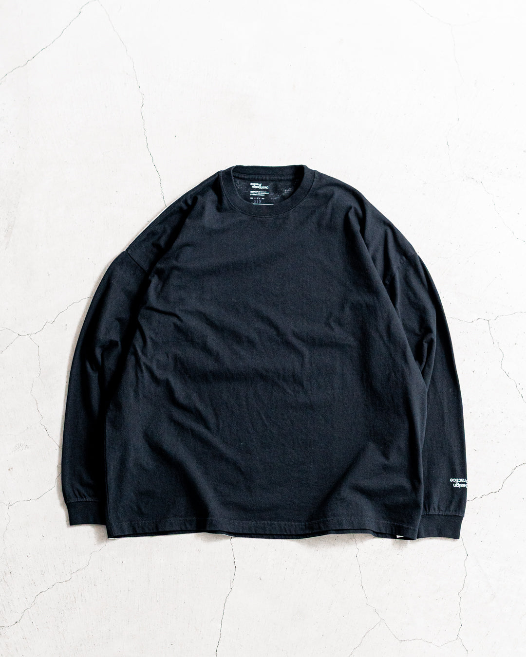 [8.23 sat 0:00 Release] UNTRACE L/S Tee _217
