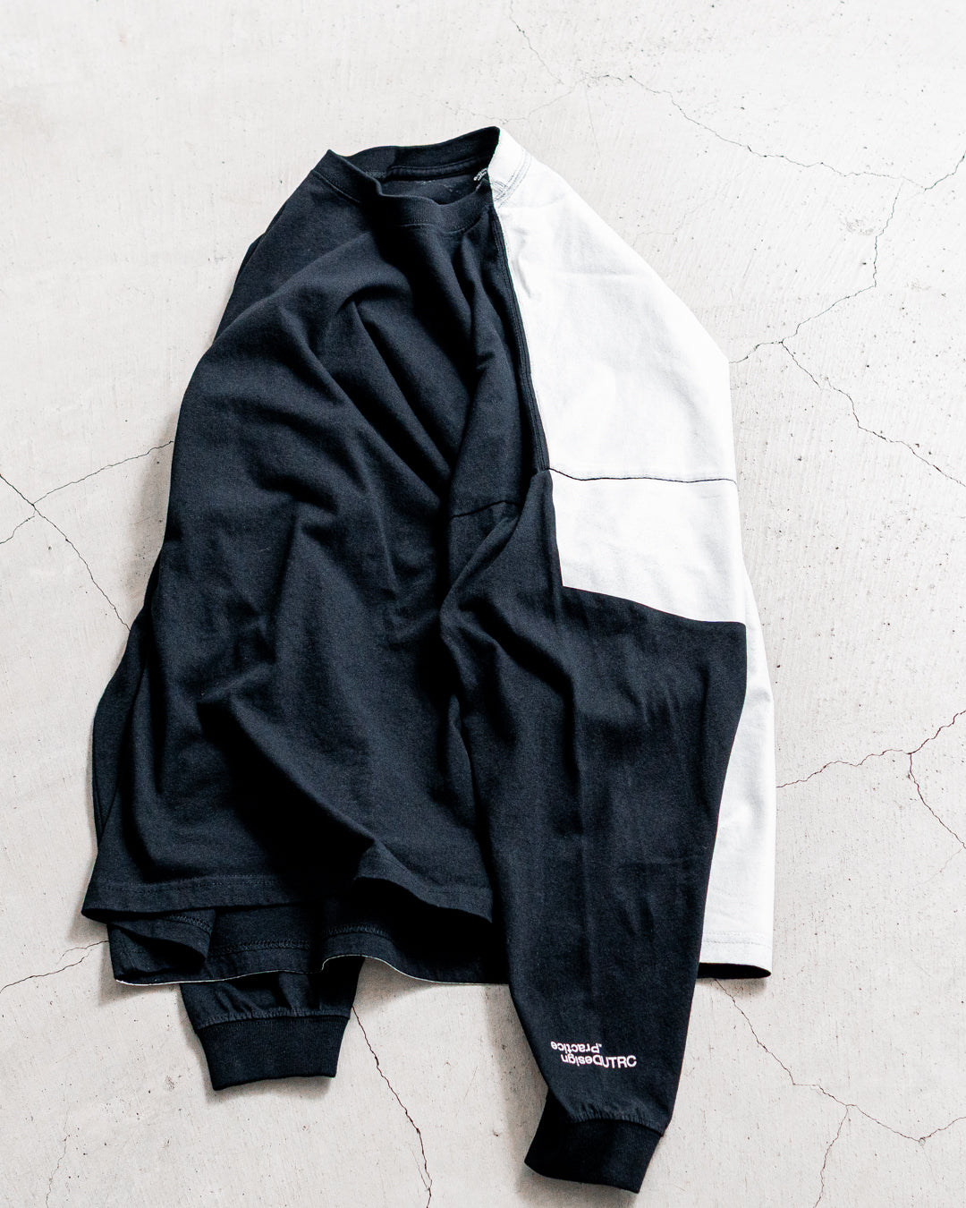[8.23 sat 0:00 Release] UNTRACE L/S Tee _217