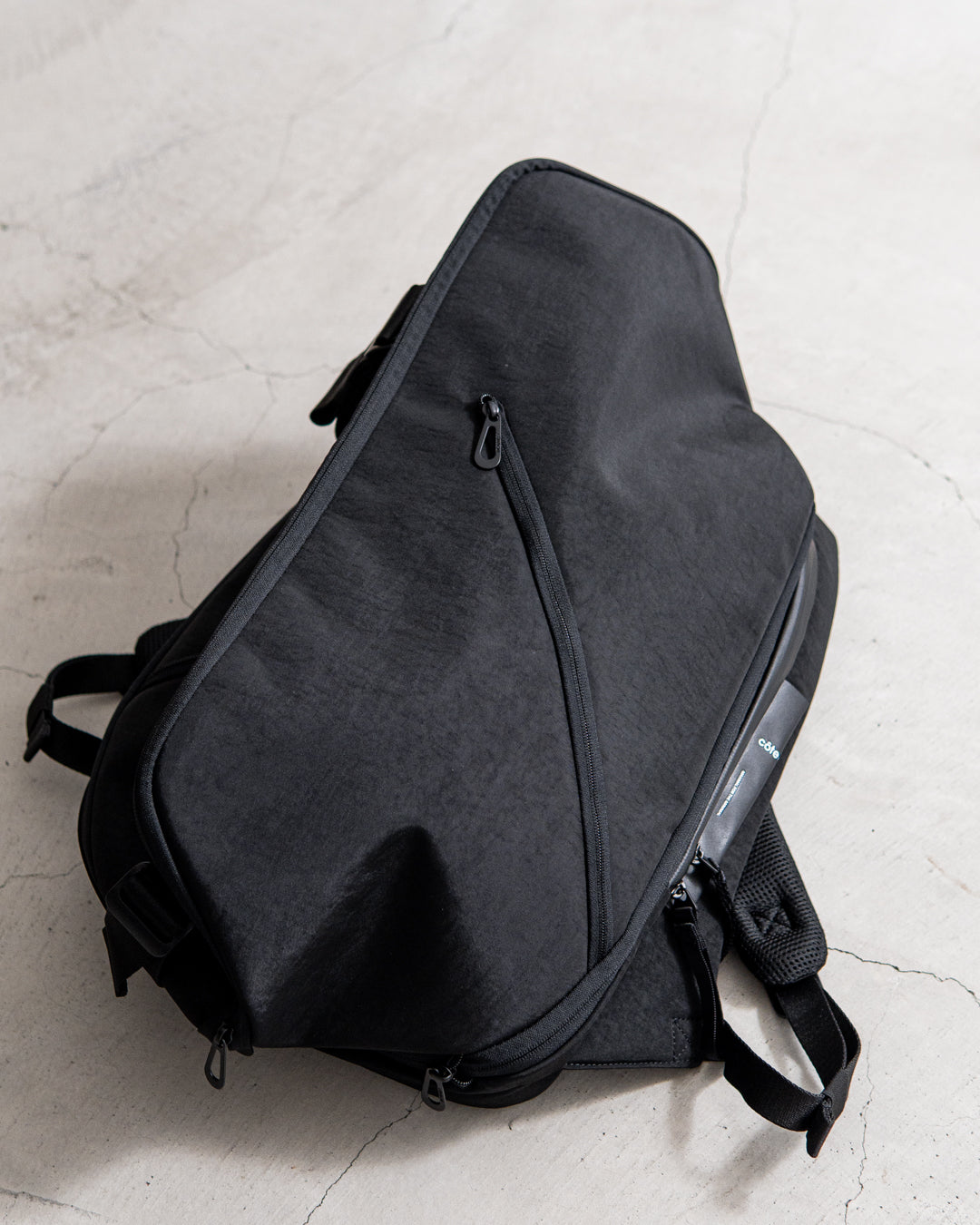 cote&ciel Isar M Round Carbon Black