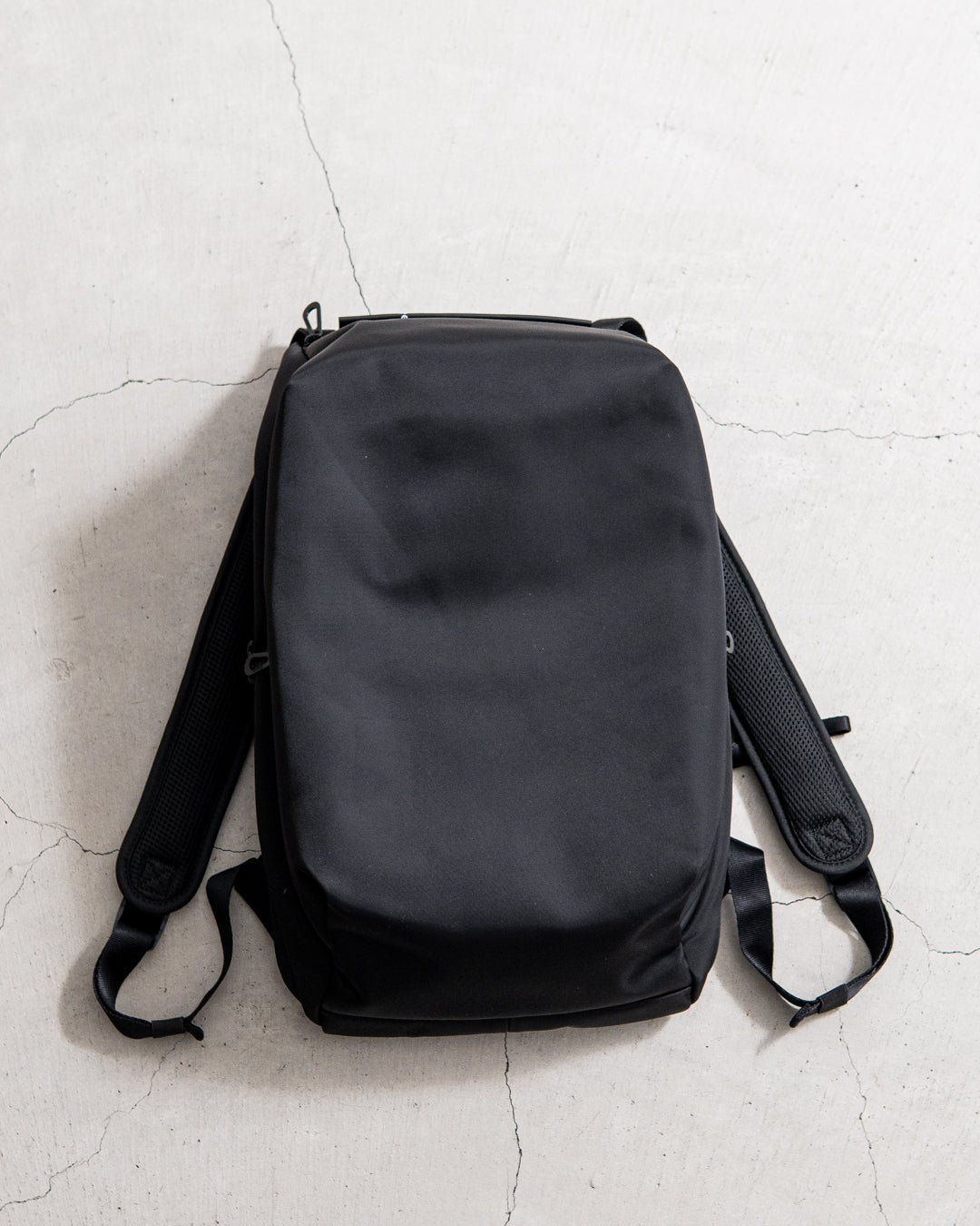 cote&ciel Saru Sleek Black