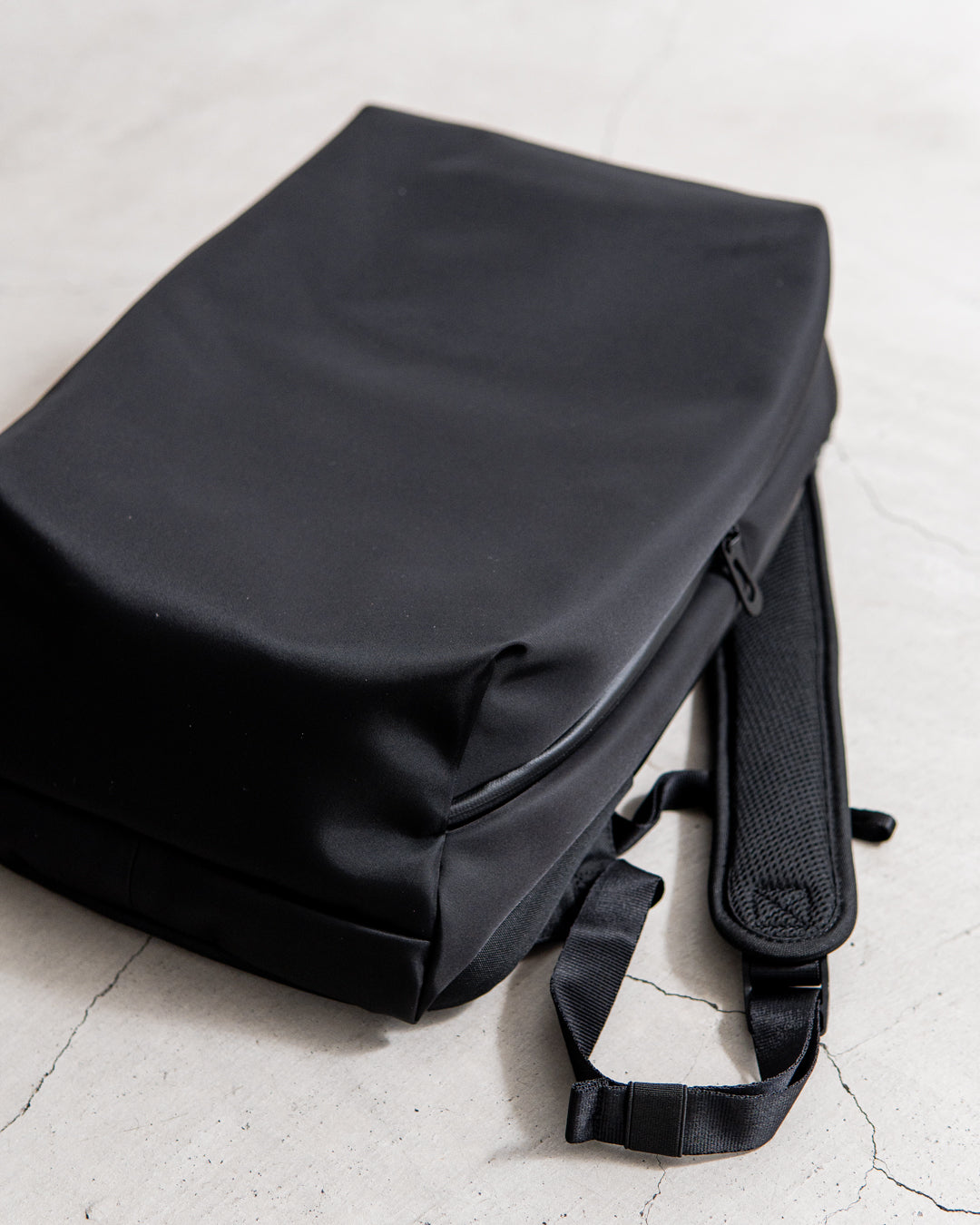 cote&ciel Saru Sleek Black