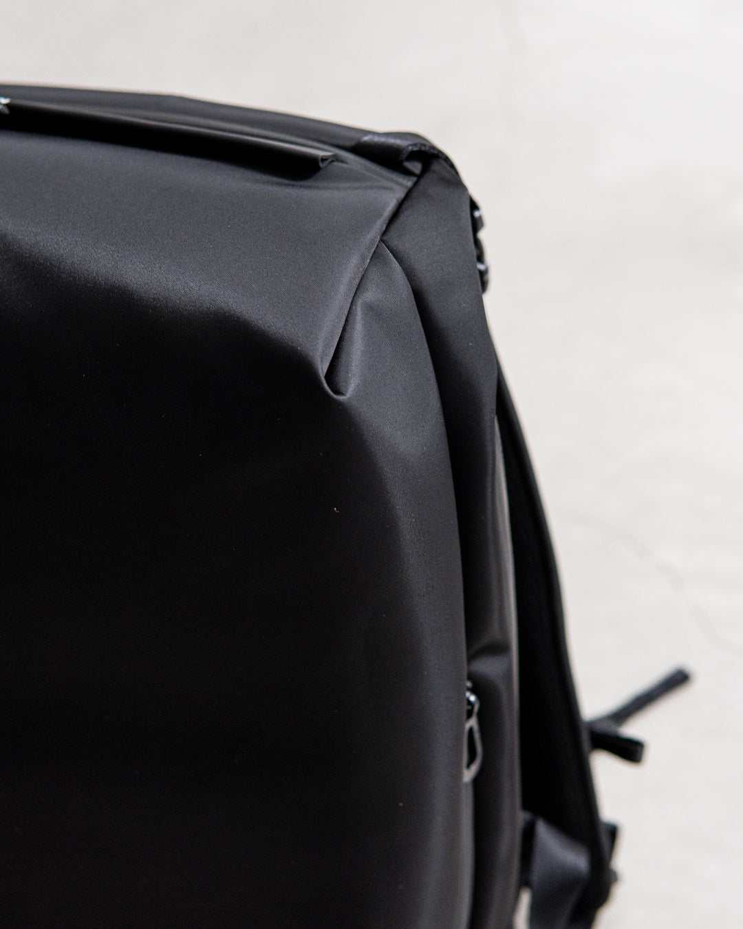 cote&ciel Saru Sleek Black