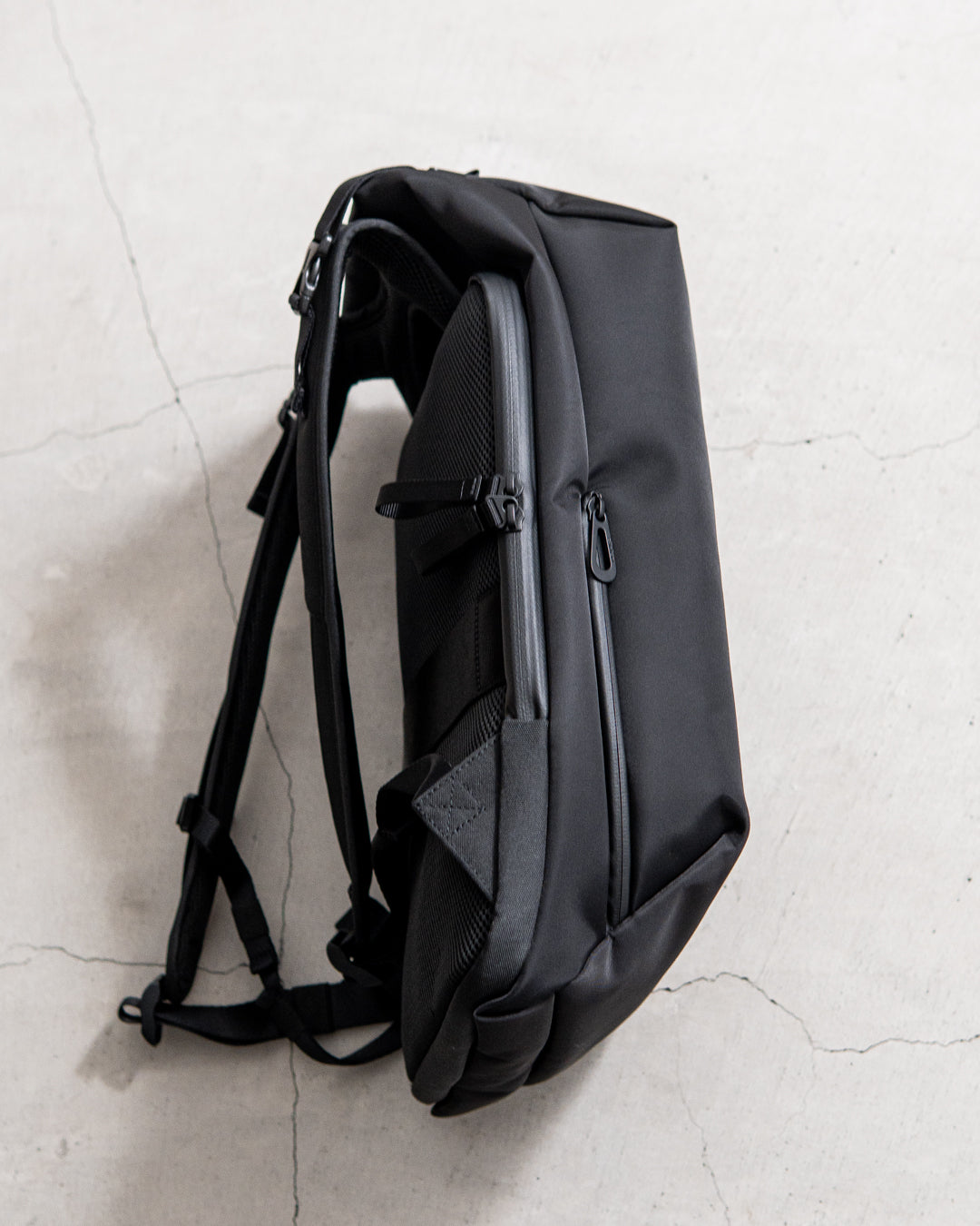 cote&ciel Saru Sleek Black