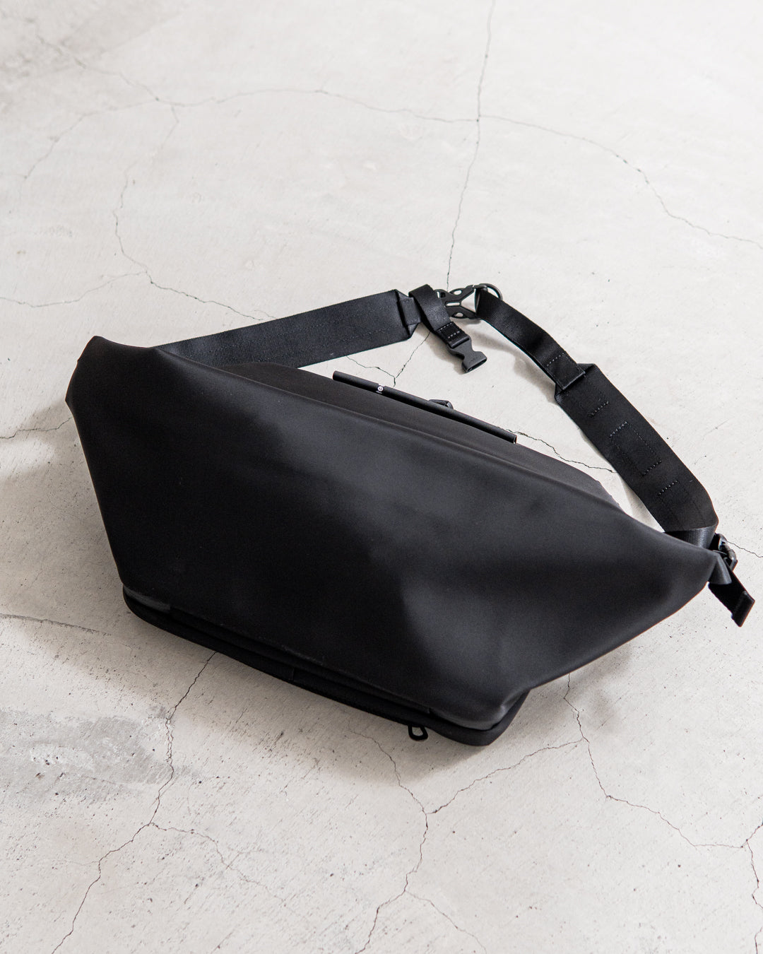 cote&ciel Isarau L Sleek Black