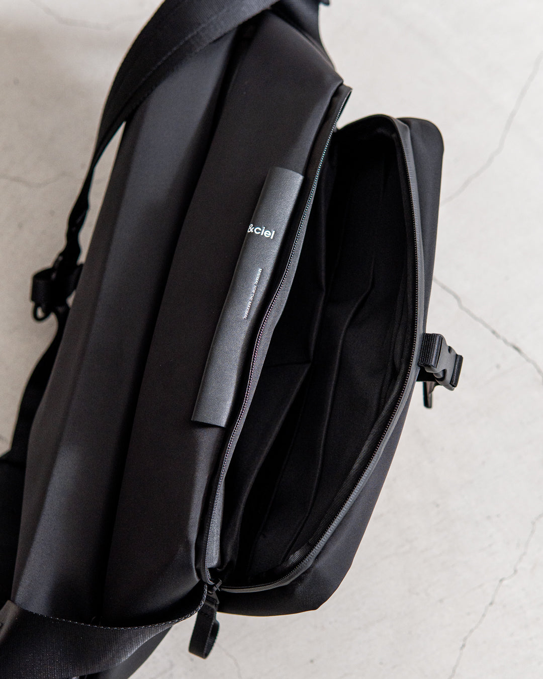 cote&ciel Isarau L Sleek Black