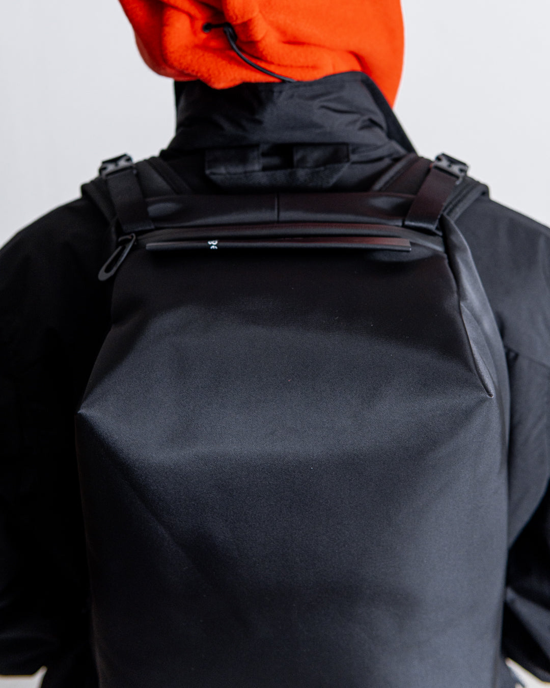 cote&ciel Saru Sleek Black