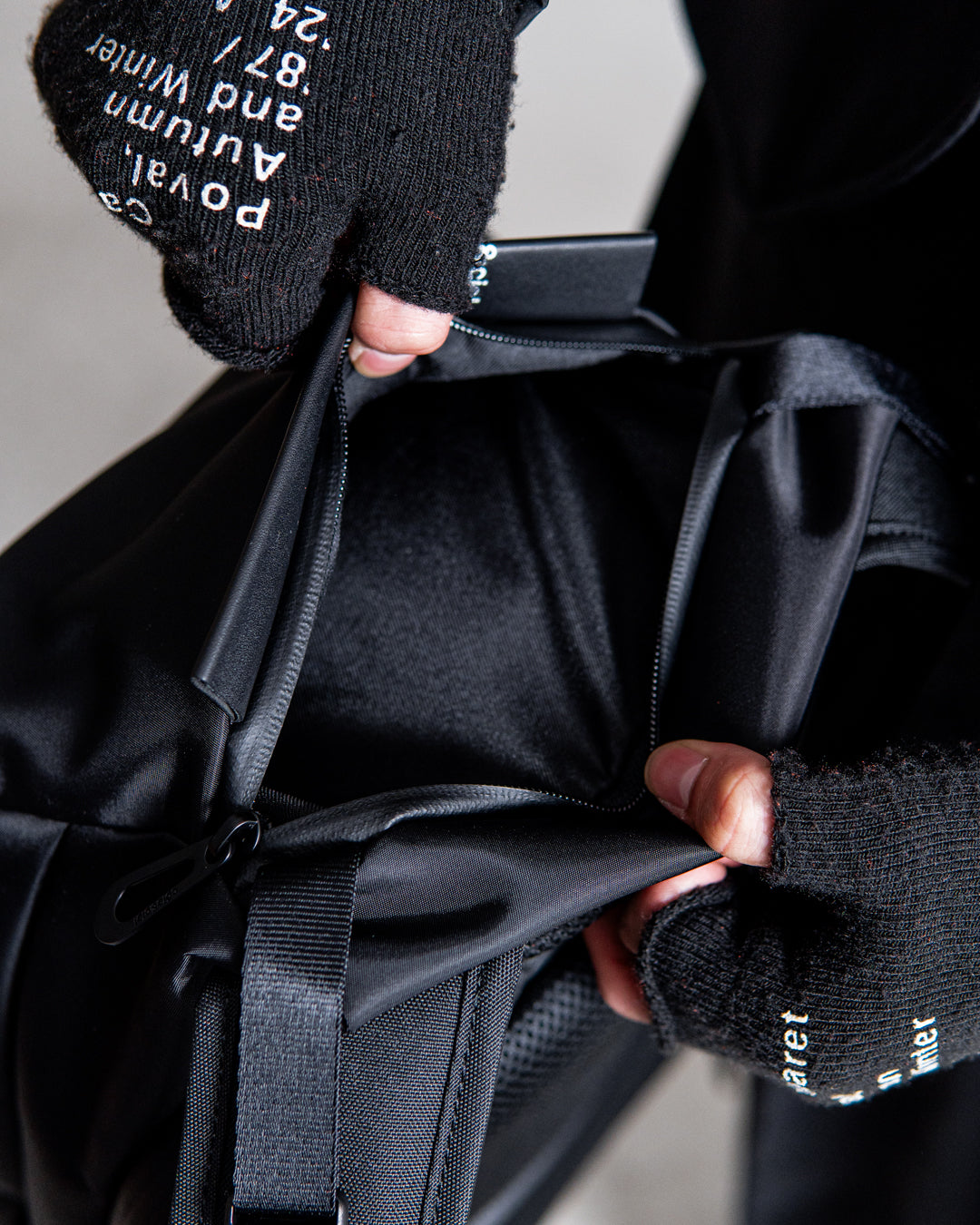 cote&ciel Saru Sleek Black