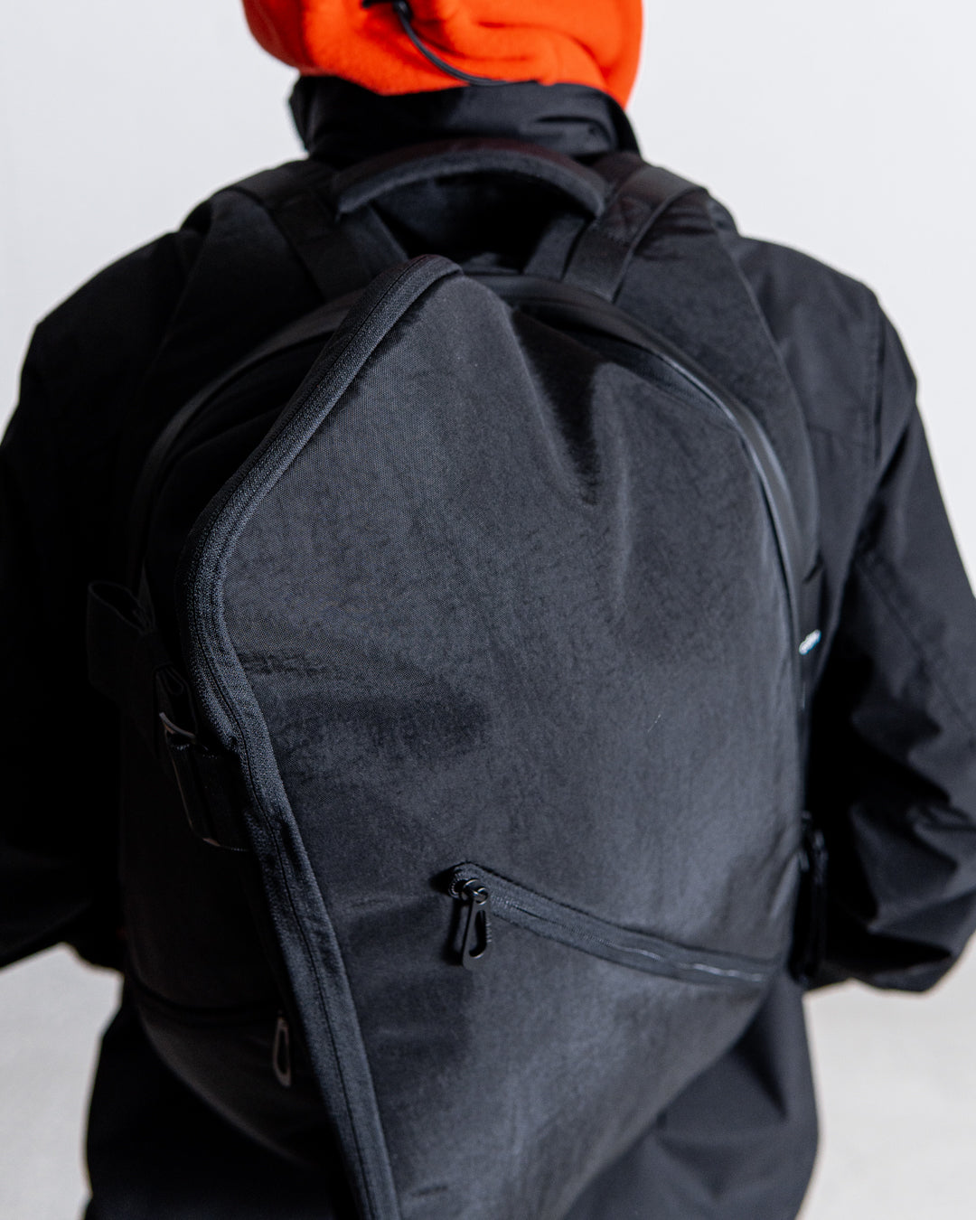 cote&ciel Isar M Round Carbon Black