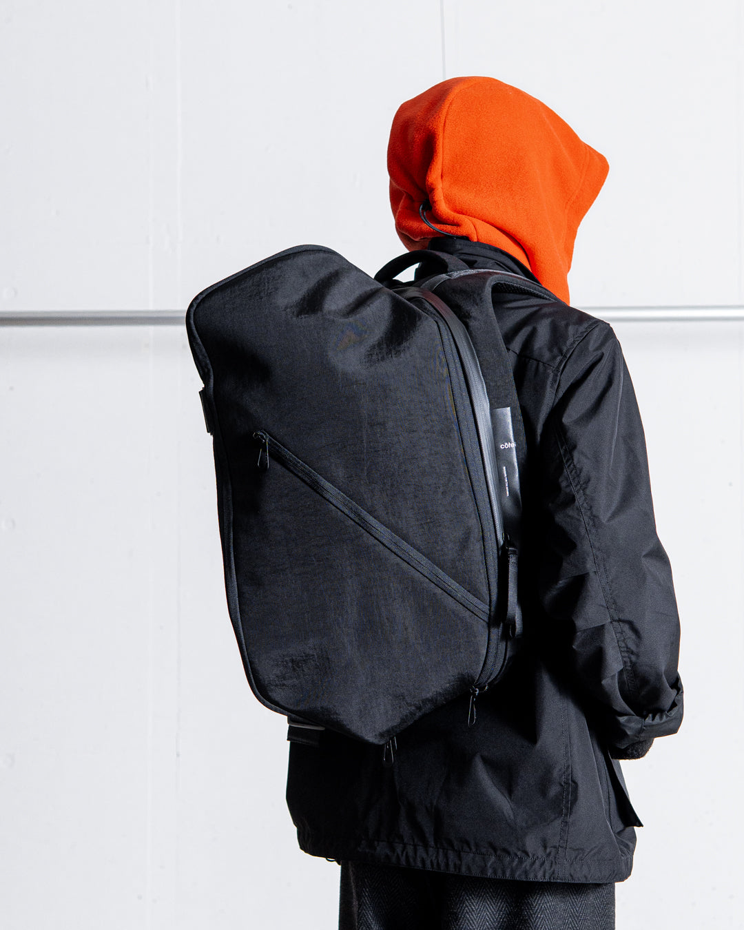 通販] cote&ciel Isar M Round Carbon Black 商品ページ – fazeone