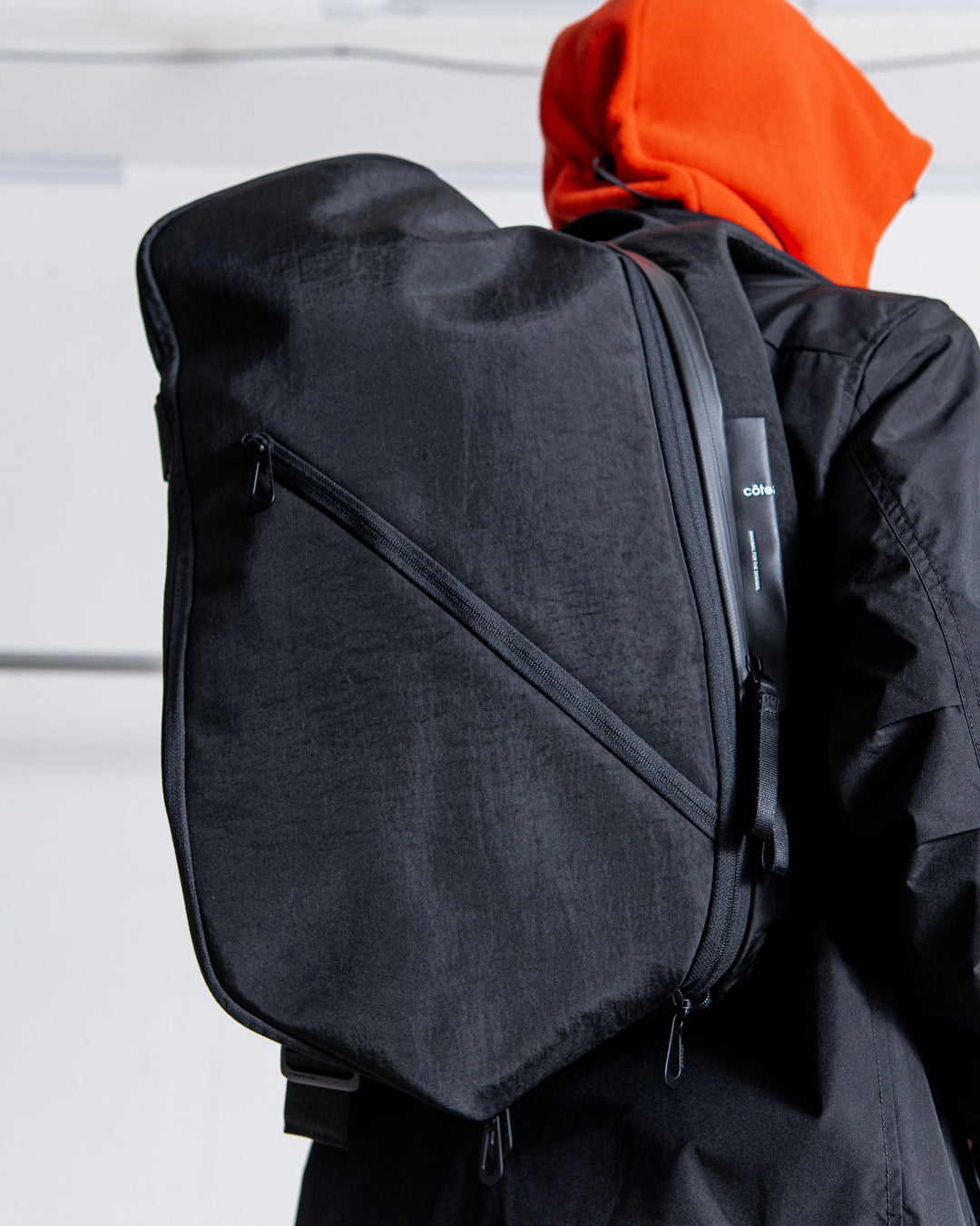 cote&ciel Isar M Round Carbon Black