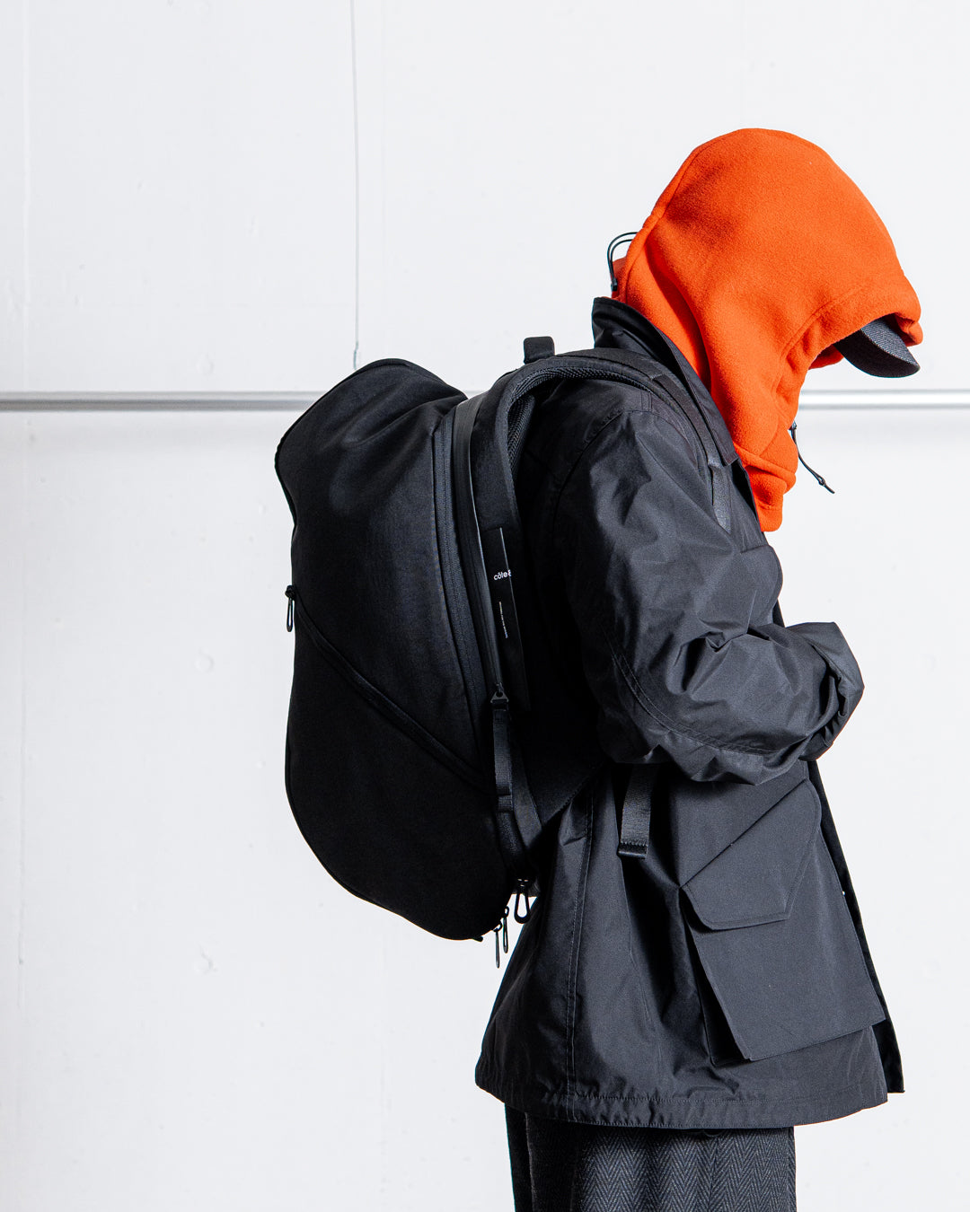 cote&ciel Isar M Round Carbon Black