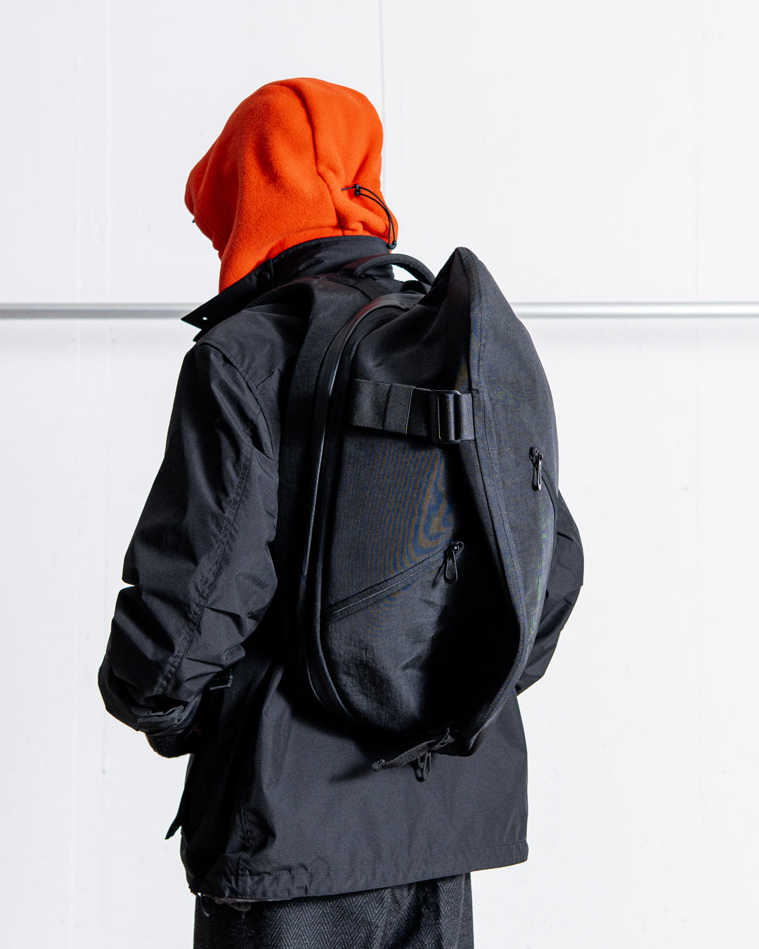 cote&ciel Isar M Round Carbon Black