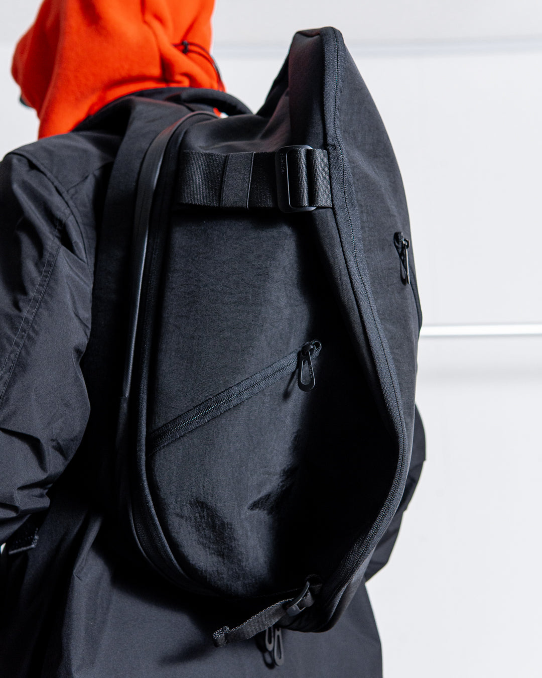 cote&ciel Isar M Round Carbon Black