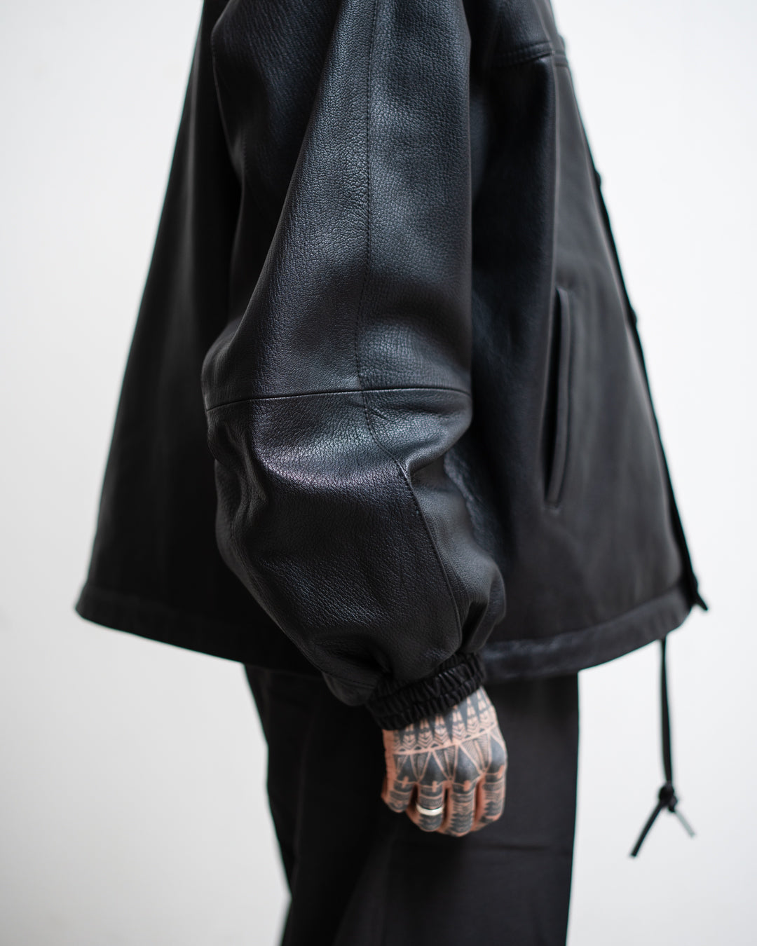 通販] refomed(リフォメッド) CCU LEATHER FORMAN JACKET 商品ページ