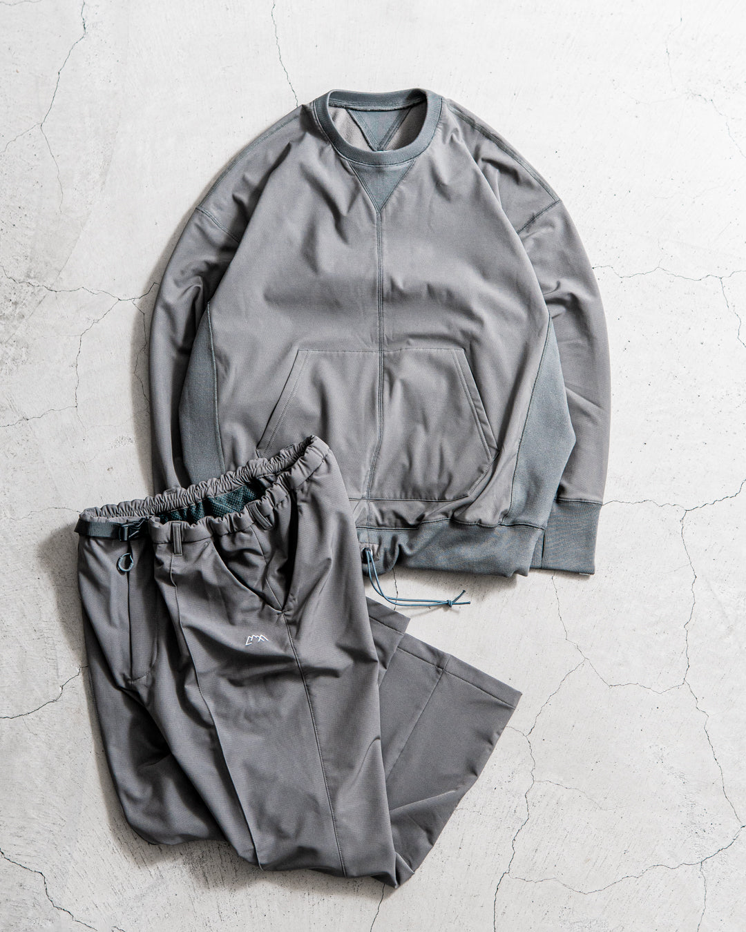 CMF OUTDOOR GARMENT DIVIDED SWEAT