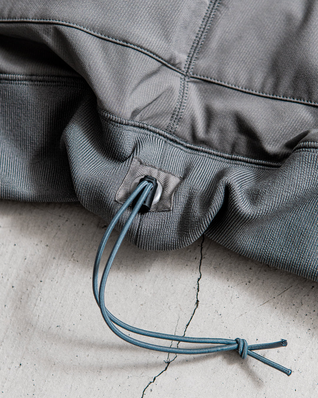 CMF OUTDOOR GARMENT DIVIDED SWEAT