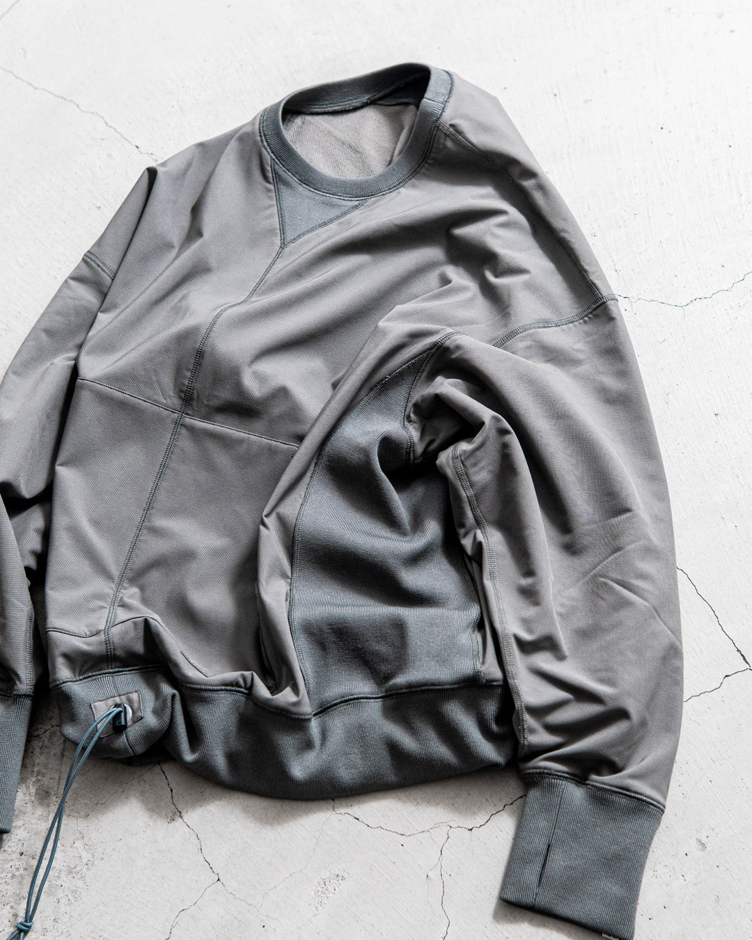 CMF OUTDOOR GARMENT DIVIDED SWEAT