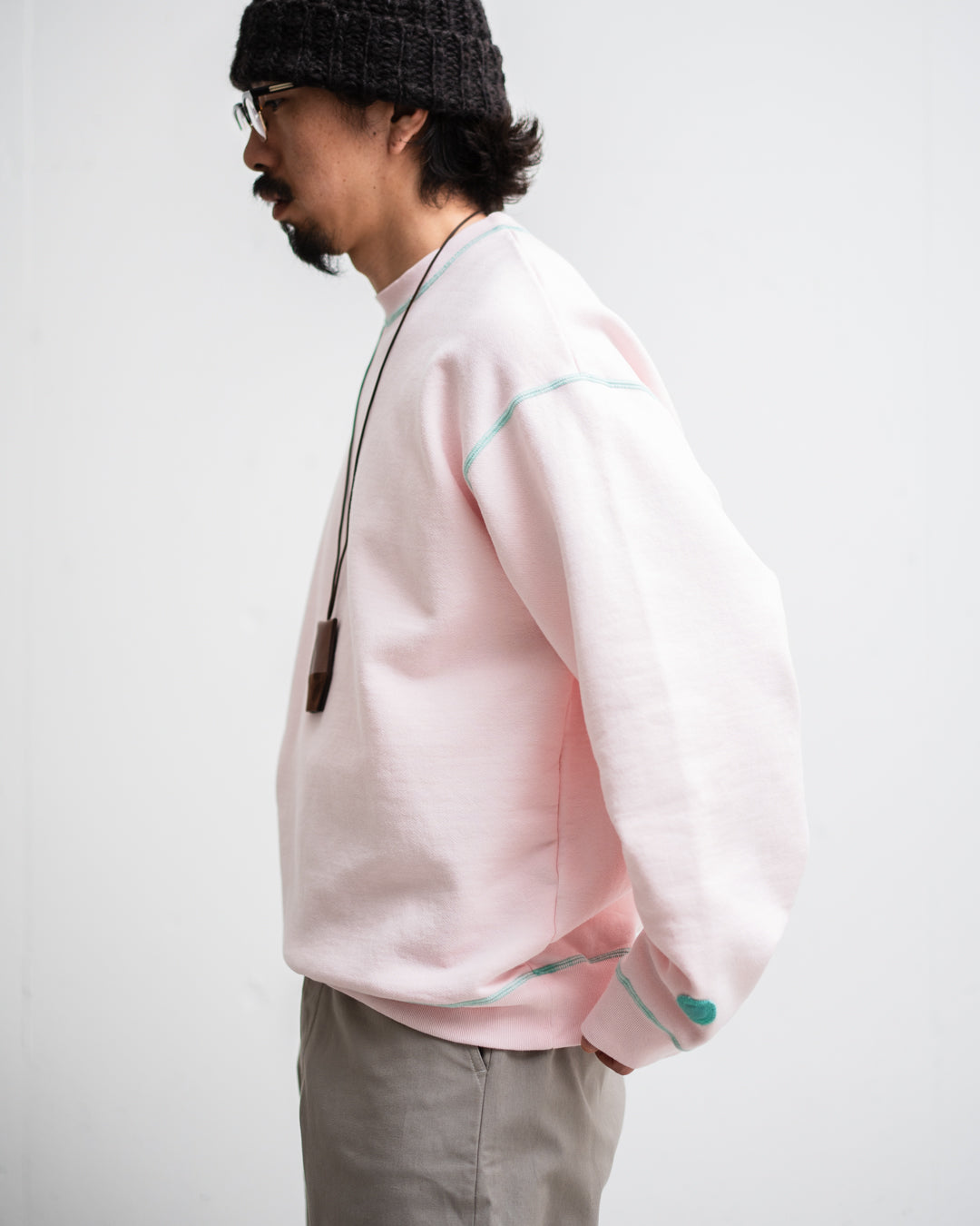 wonderland Switching Sweat