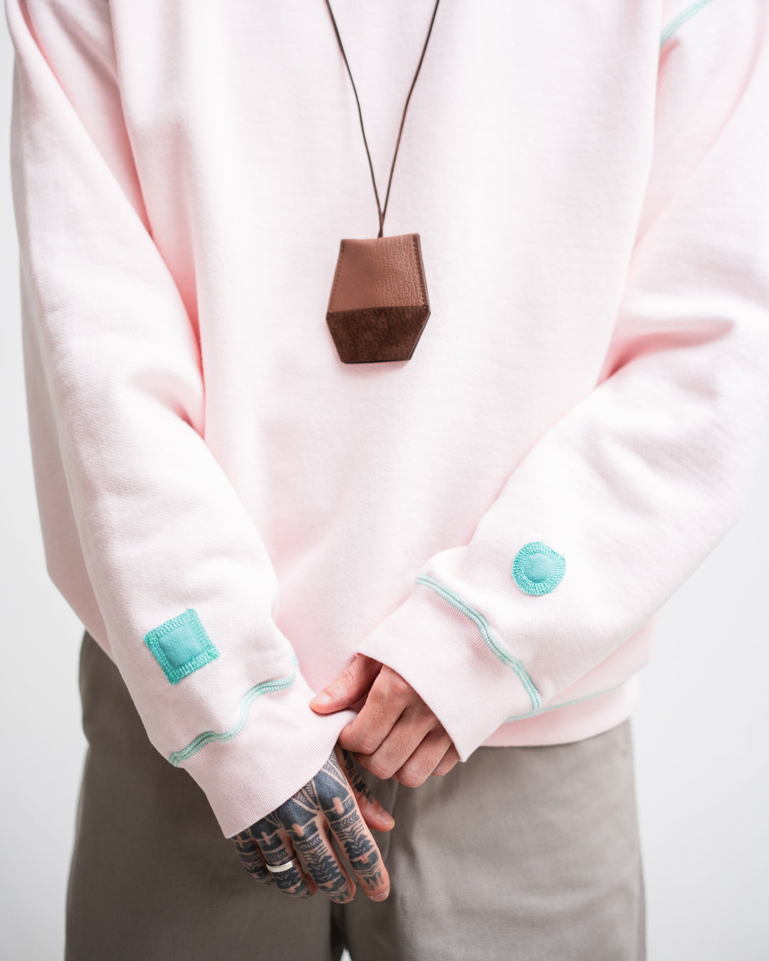 wonderland Switching Sweat