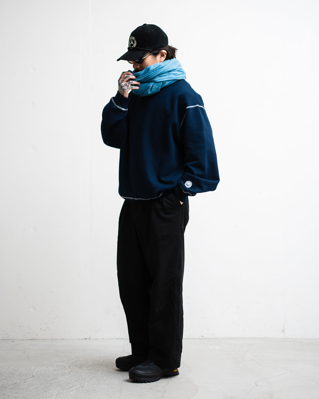 wonderland Switching Sweat