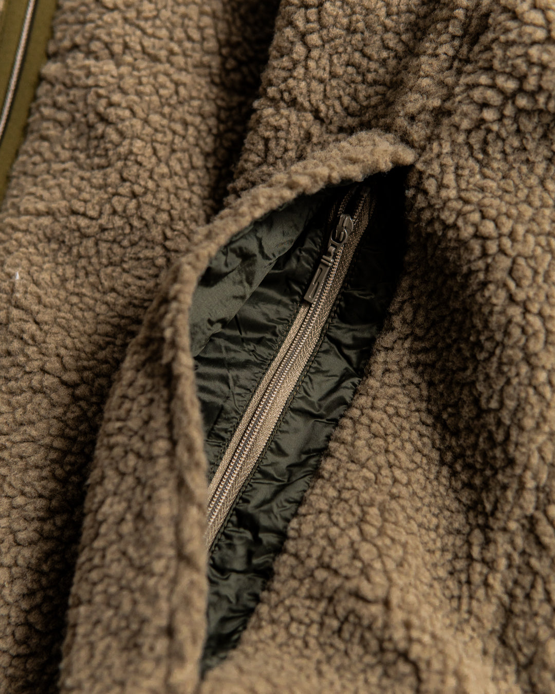 【collaboration】 is-ness × TAION REVERSIBLE FLEECE DOWN JACKET