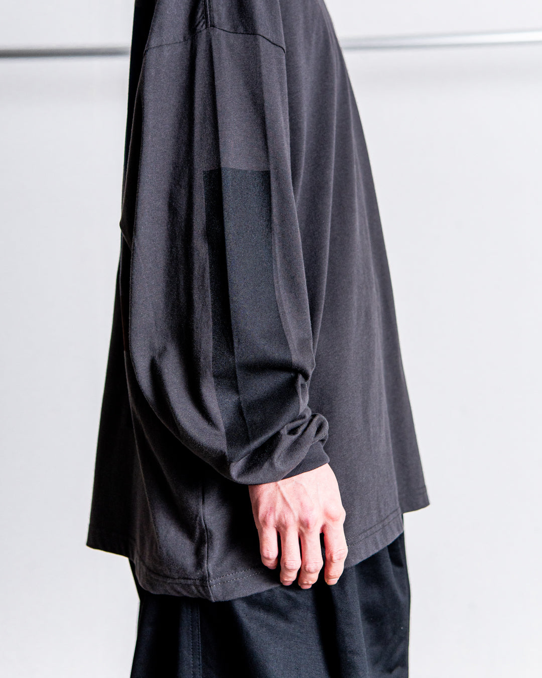 [8.23 sat 0:00 Release] UNTRACE L/S Tee _214