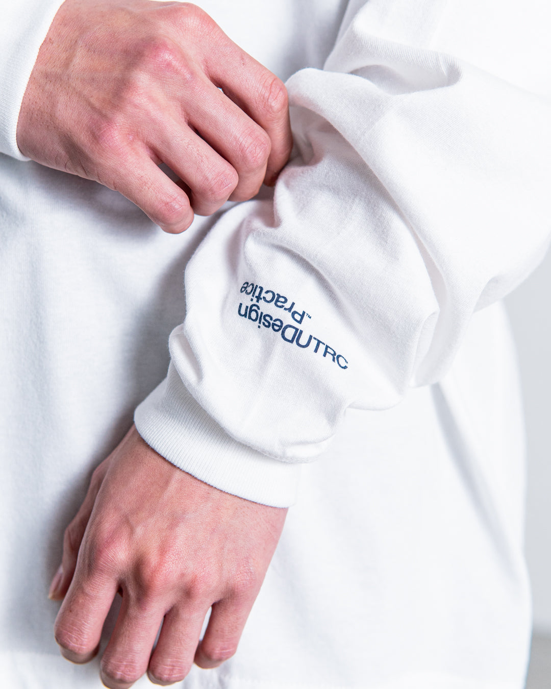 [8.23 sat 0:00 Release] UNTRACE L/S Tee _215