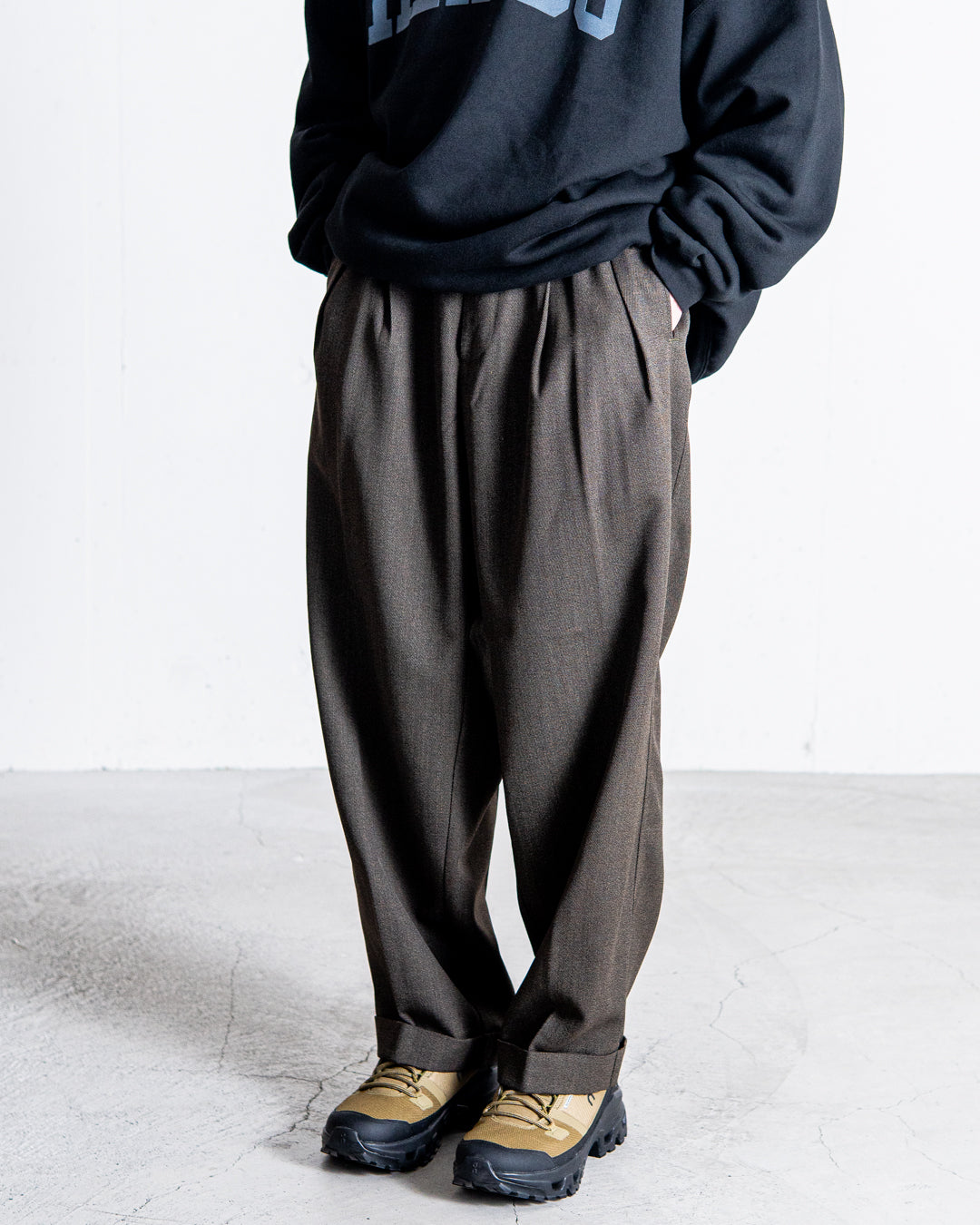 is-ness W STRAIGHT PANTS