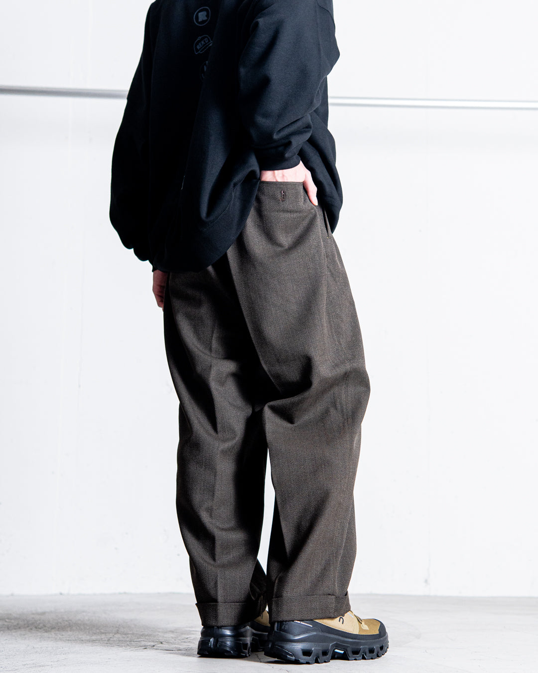 is-ness W STRAIGHT PANTS